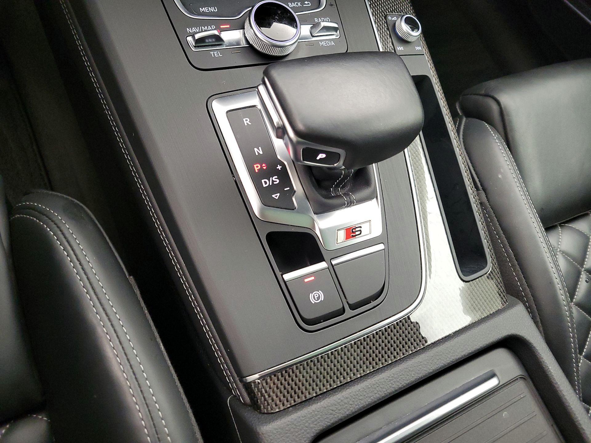 Thumbnail: 2020 Audi SQ5 - 15