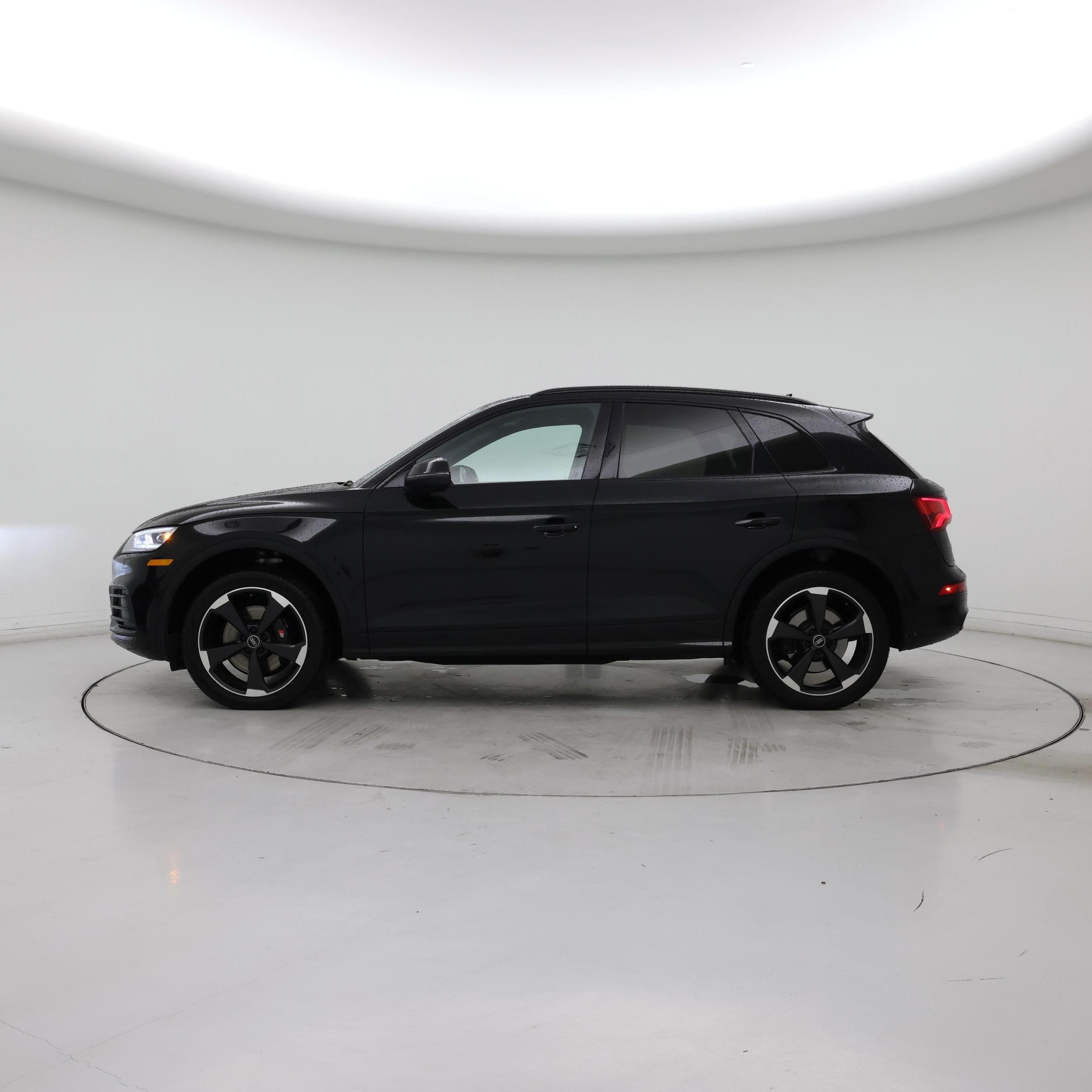 Thumbnail: 2020 Audi SQ5 - 3