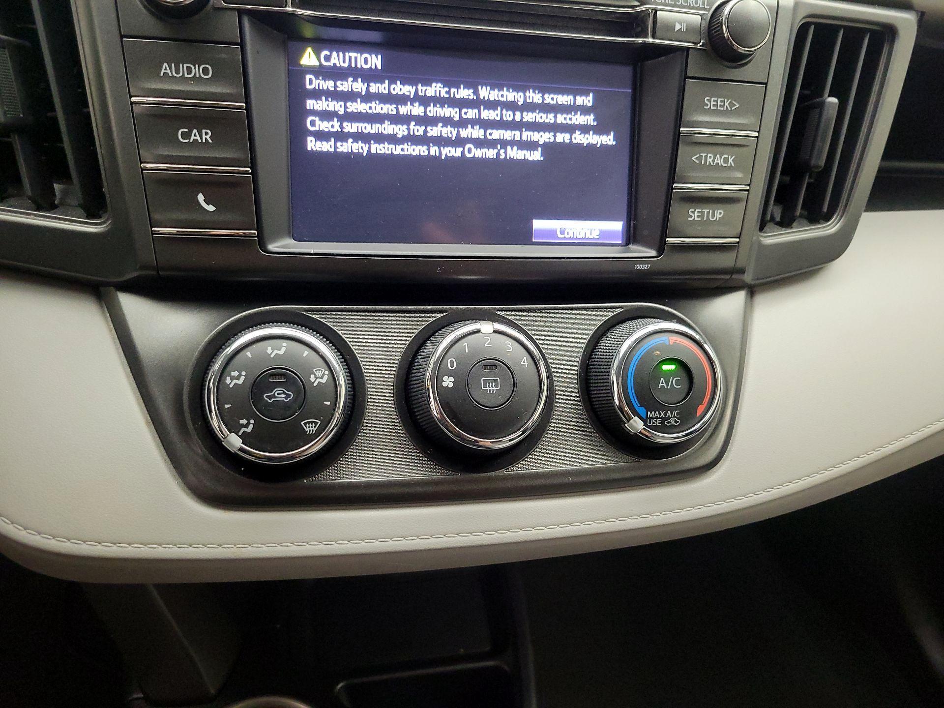 Thumbnail: 2015 Toyota RAV4 - 14