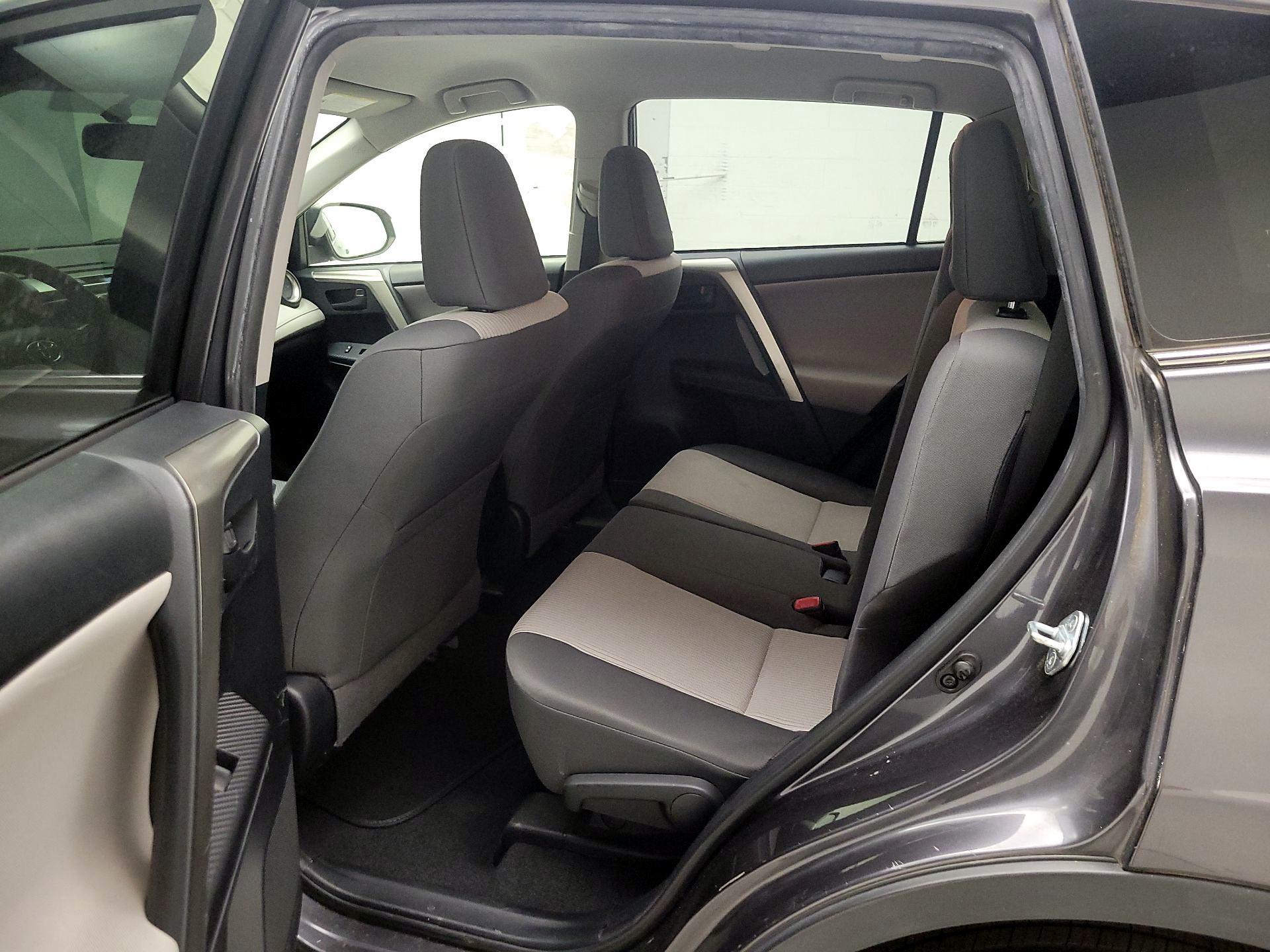 Thumbnail: 2015 Toyota RAV4 - 17