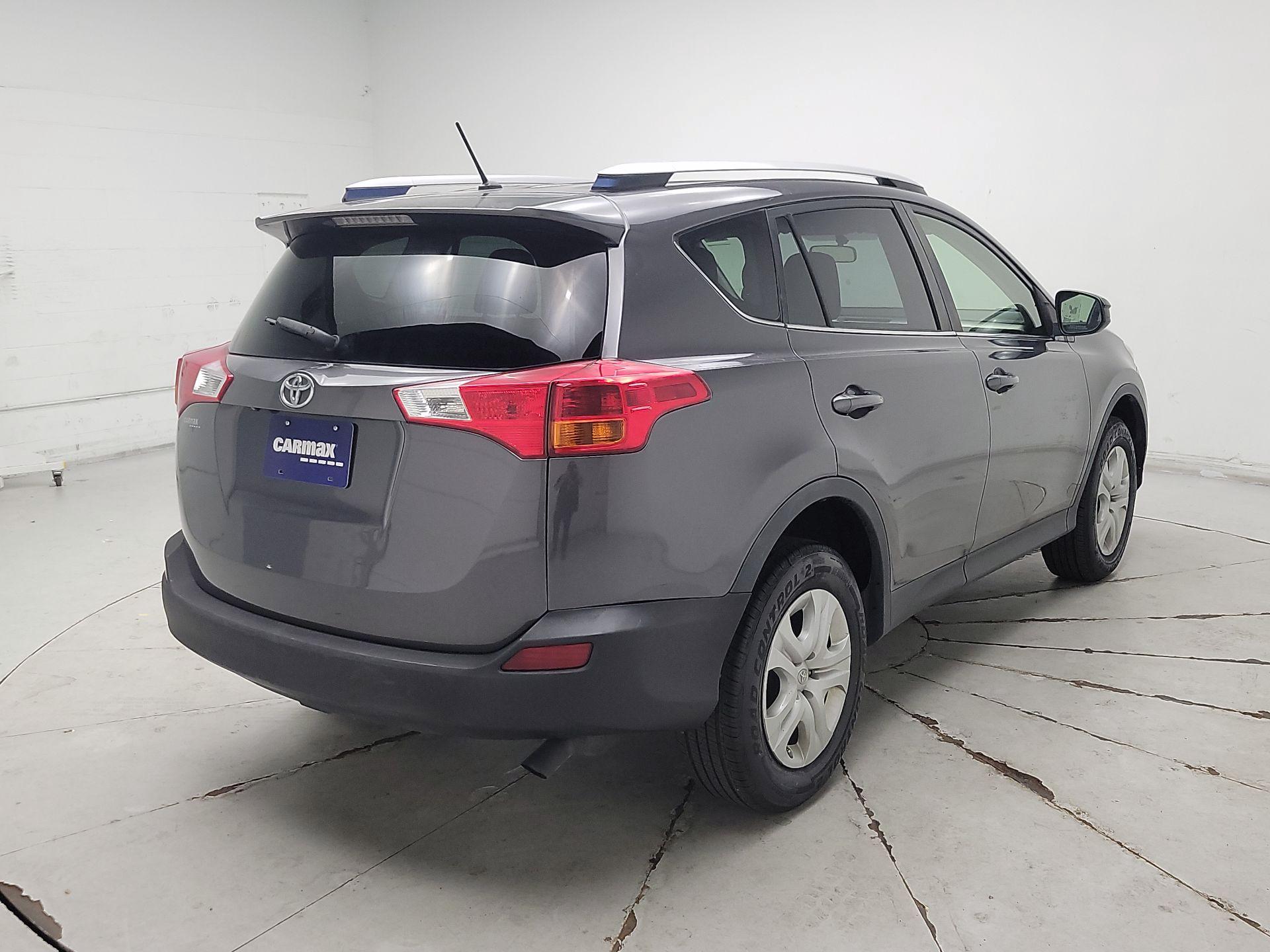 Thumbnail: 2015 Toyota RAV4 - 5