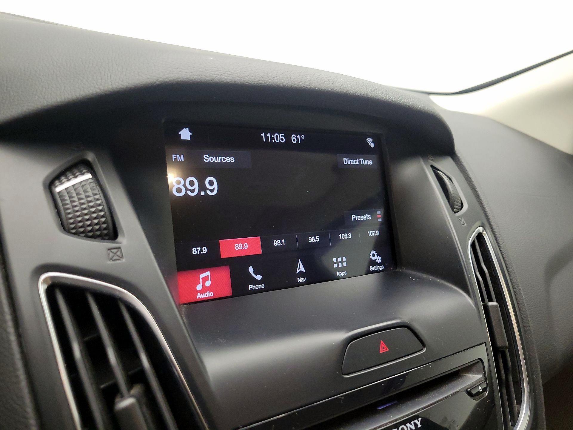 Thumbnail: 2016 Ford Focus - 14