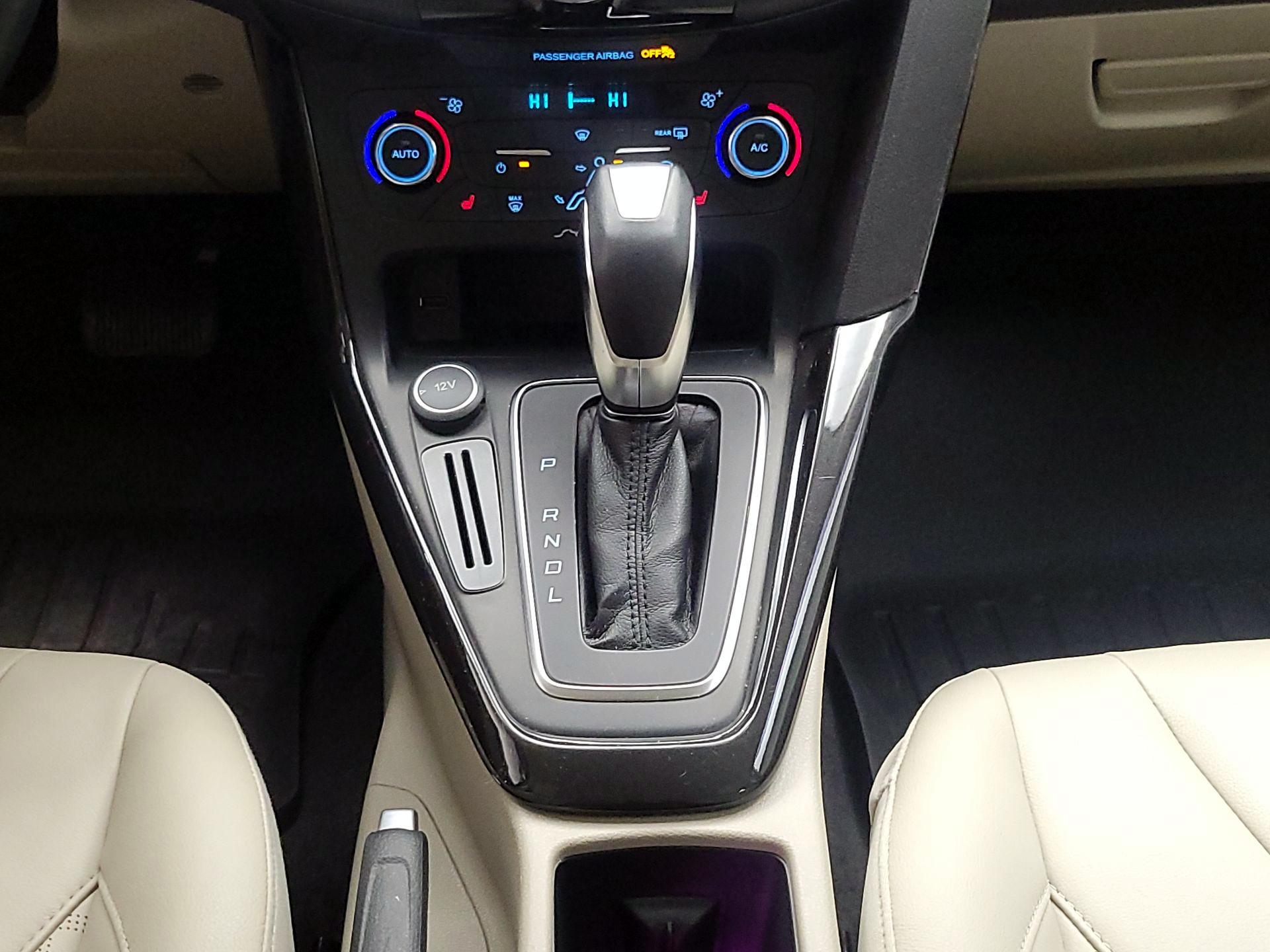 Thumbnail: 2016 Ford Focus - 16