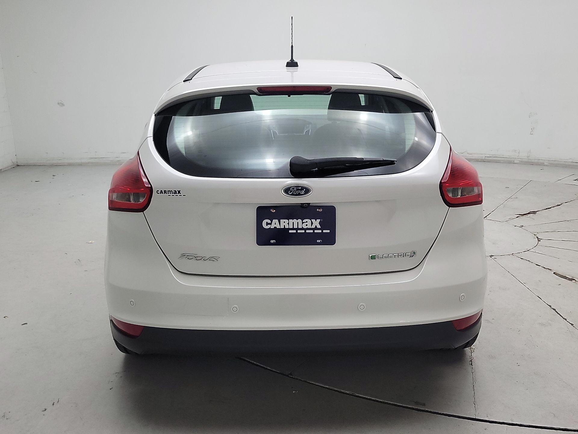 Thumbnail: 2016 Ford Focus - 6