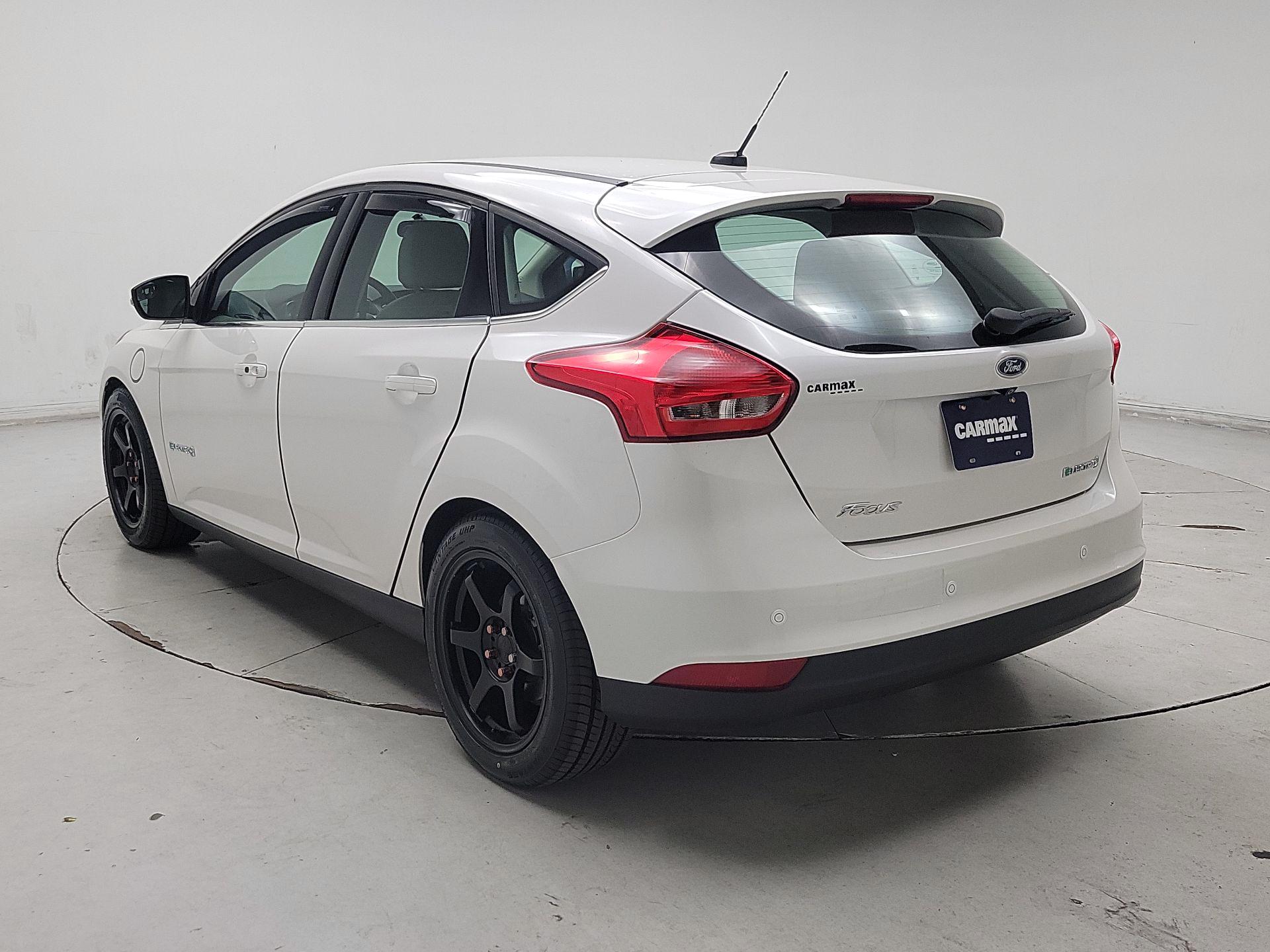 Thumbnail: 2016 Ford Focus - 7