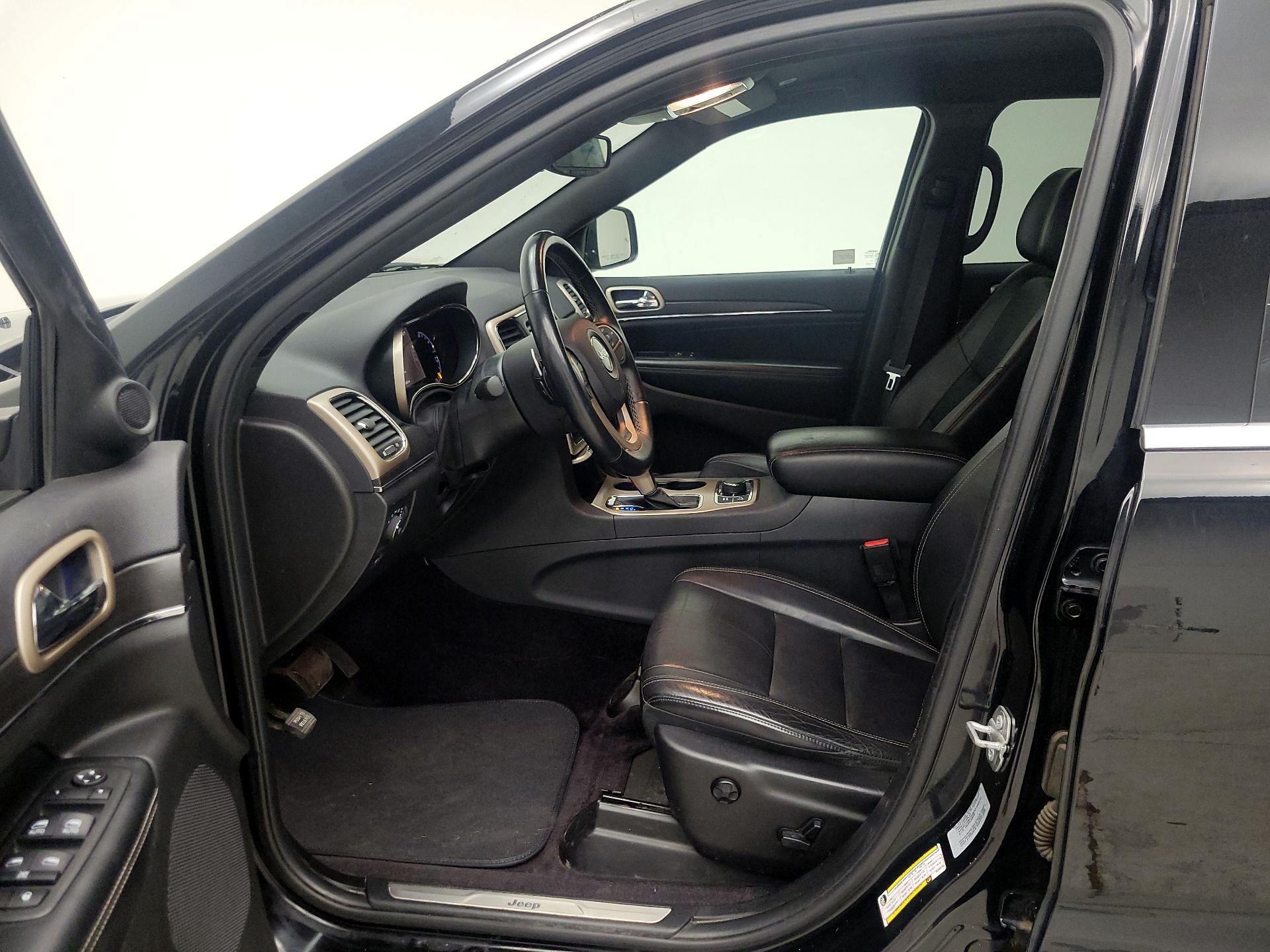 Thumbnail: 2017 Jeep Grand Cherokee - 11