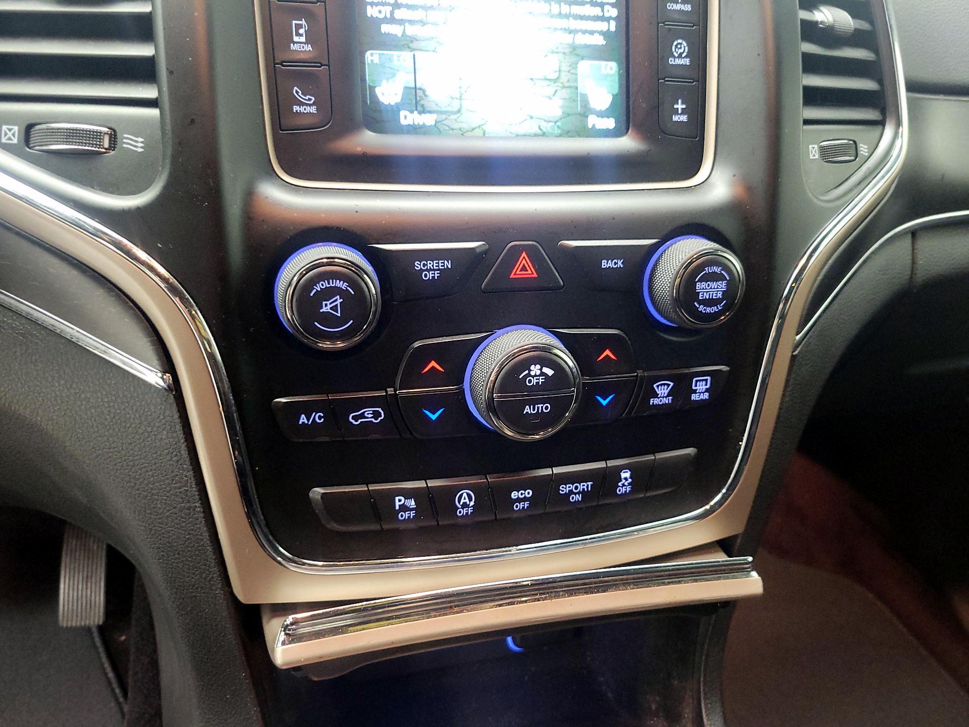 Thumbnail: 2017 Jeep Grand Cherokee - 16