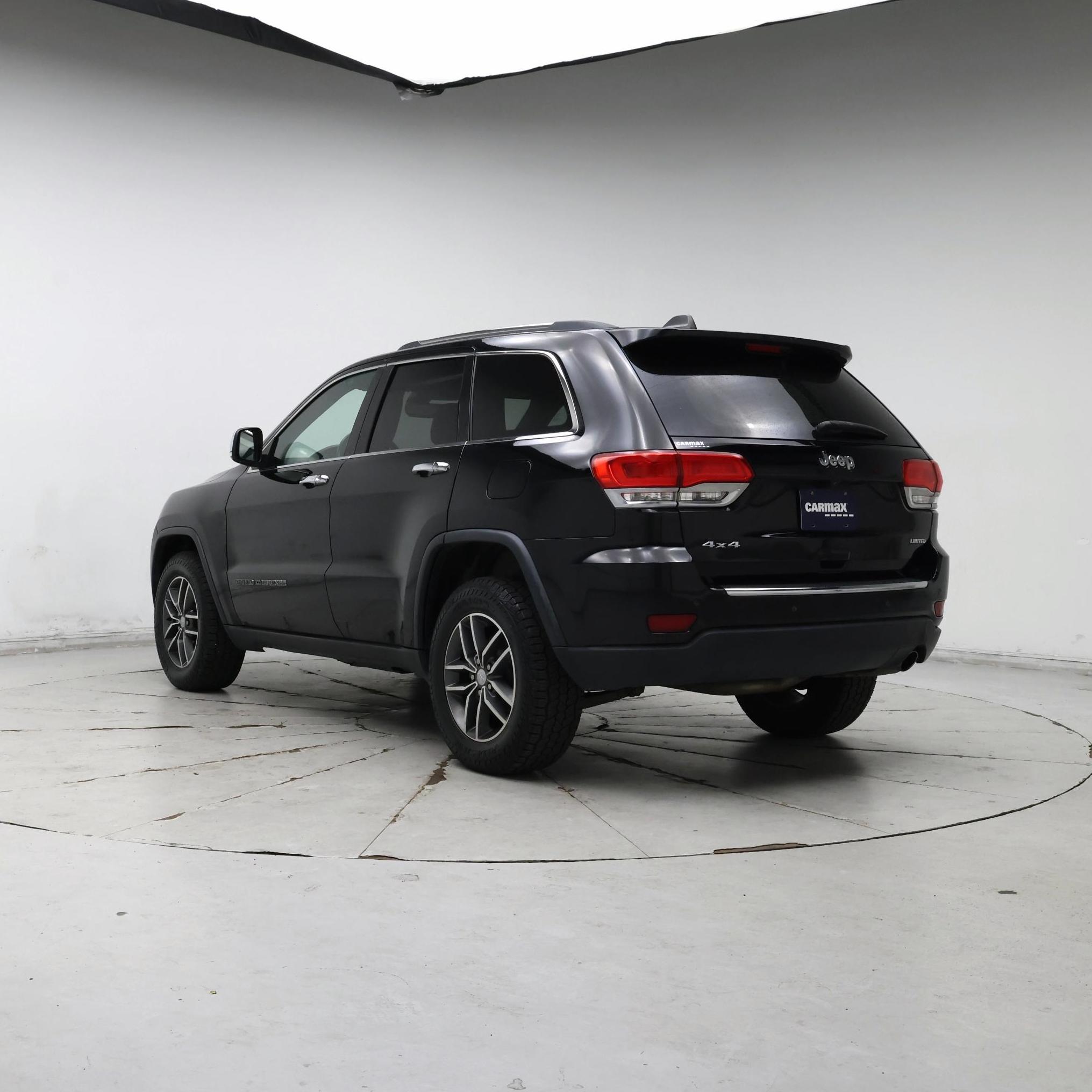 Thumbnail: 2017 Jeep Grand Cherokee - 2