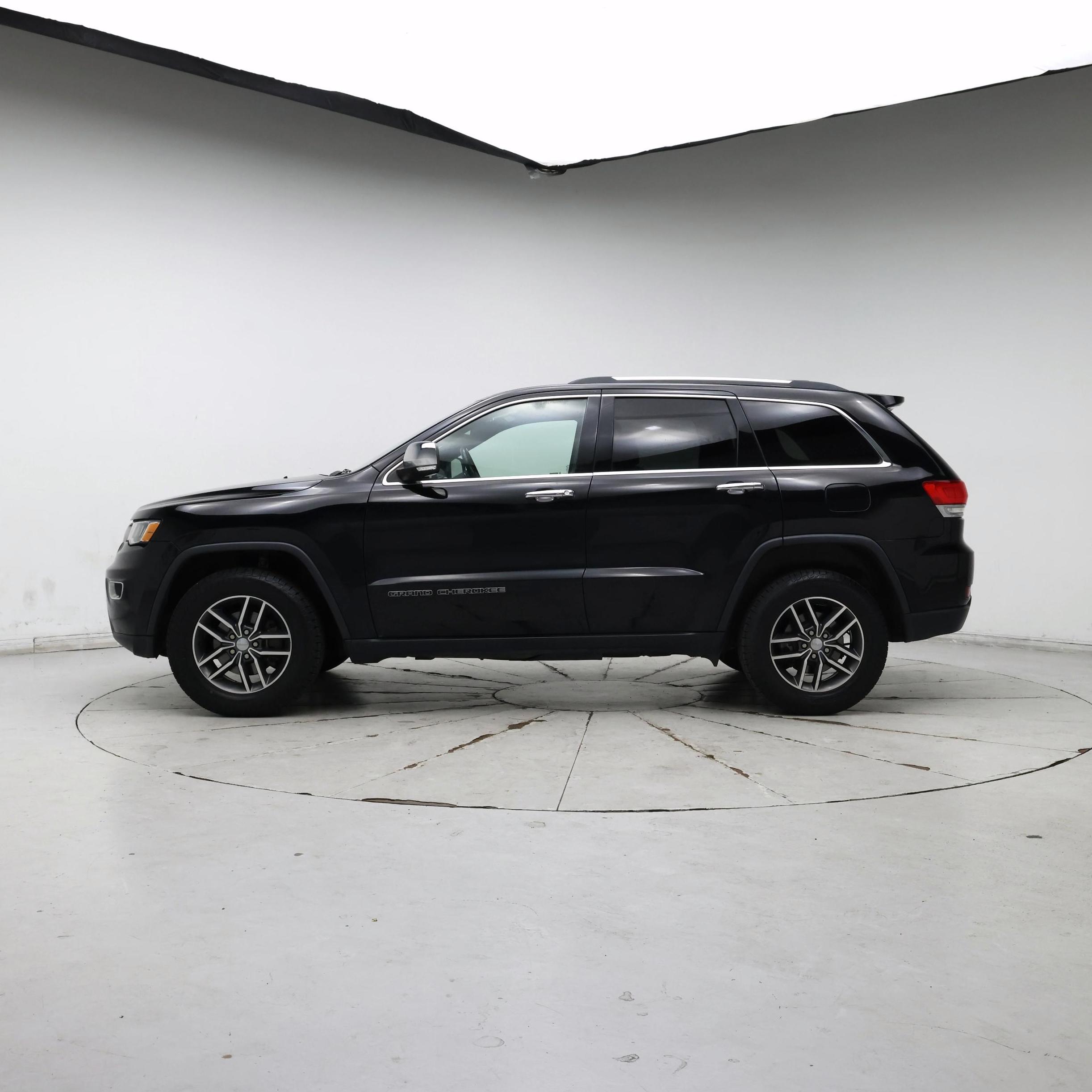 Thumbnail: 2017 Jeep Grand Cherokee - 3