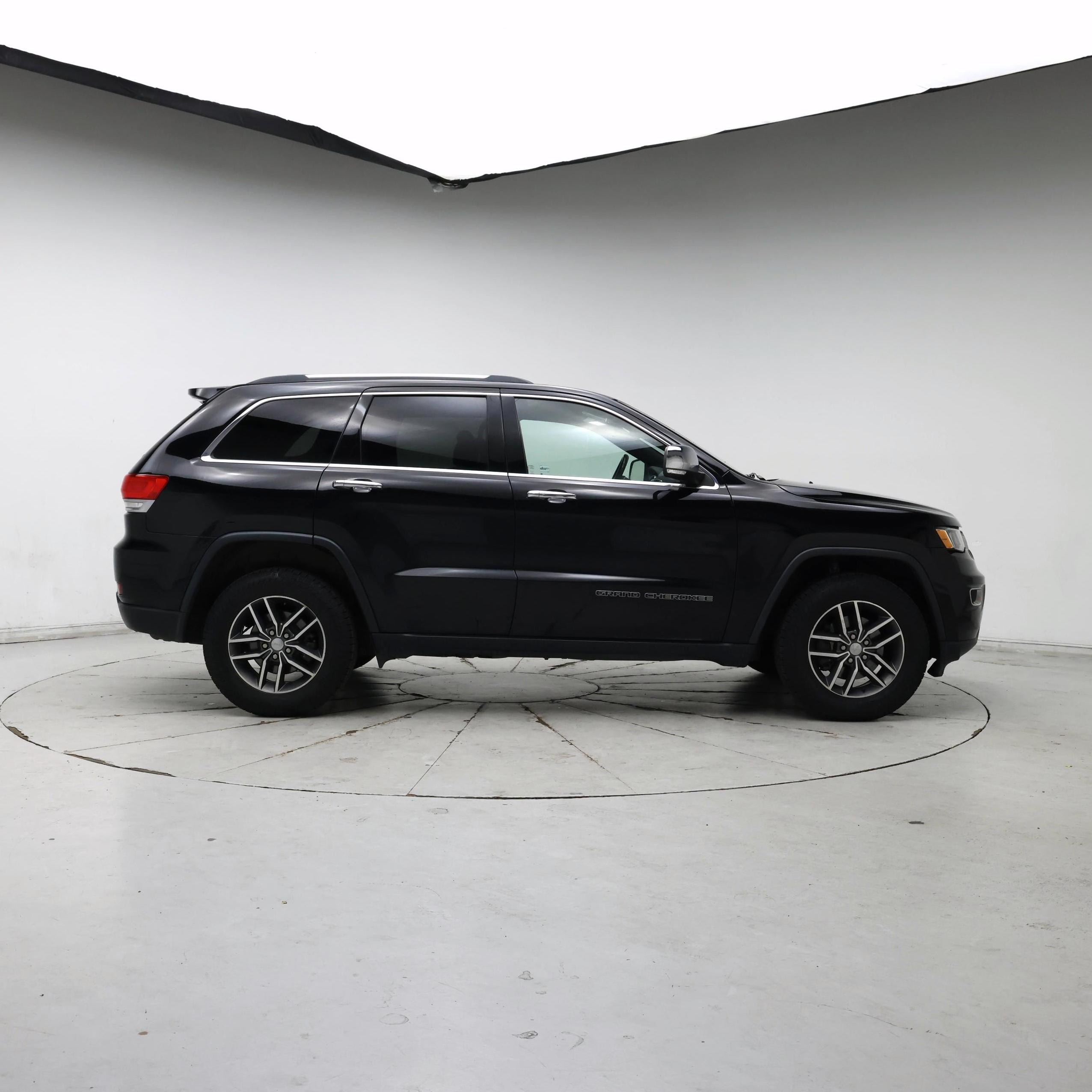 Thumbnail: 2017 Jeep Grand Cherokee - 7