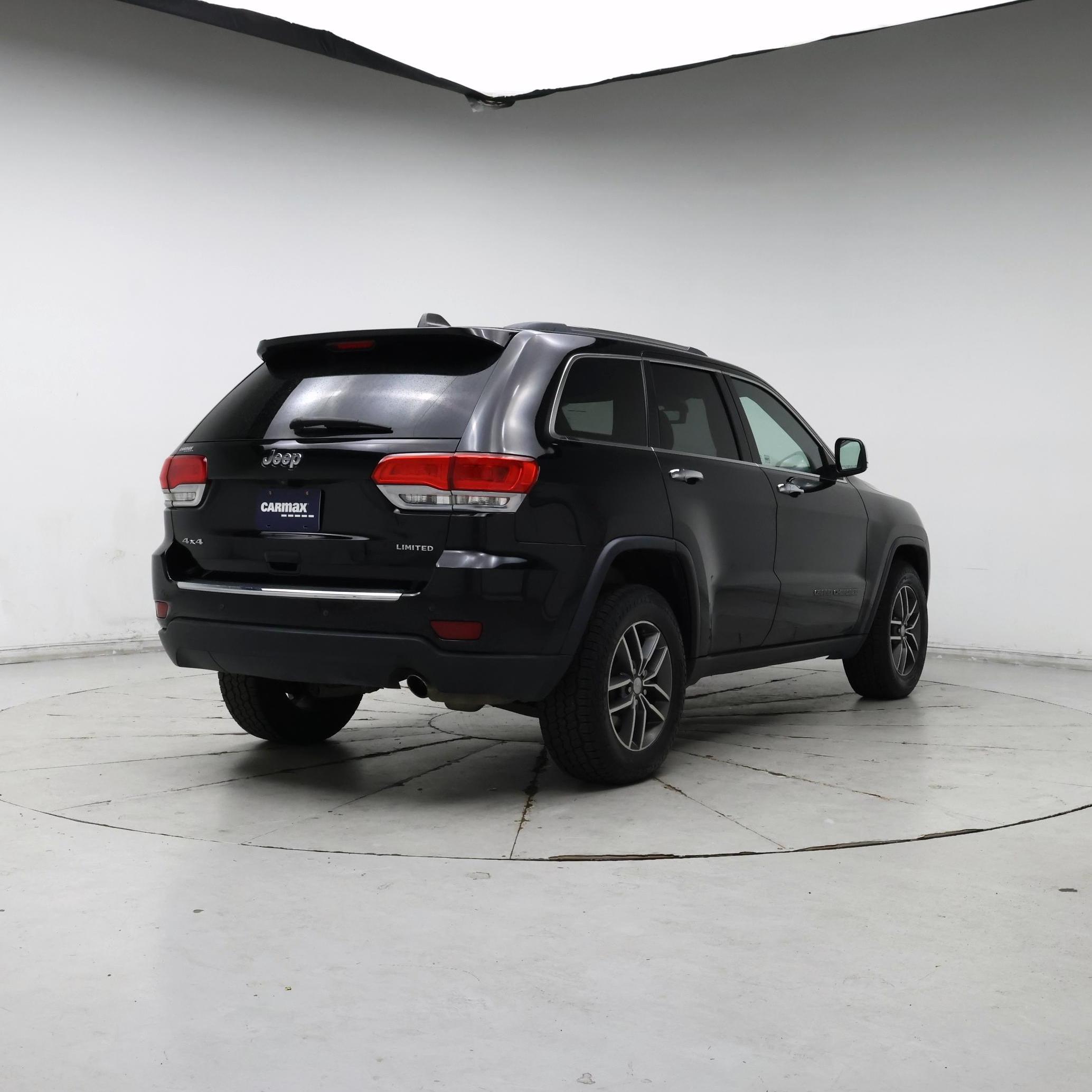 Thumbnail: 2017 Jeep Grand Cherokee - 8