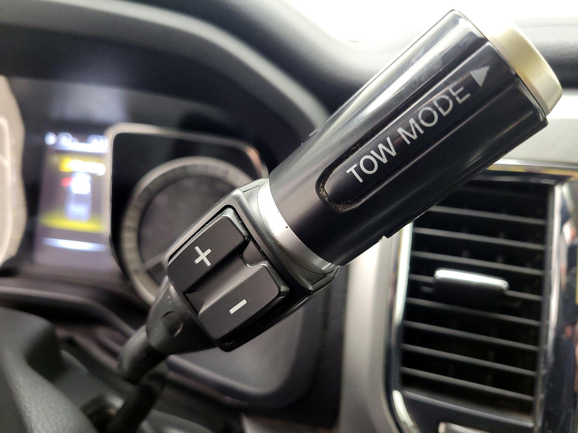 Thumbnail: 2017 Nissan Titan - 18