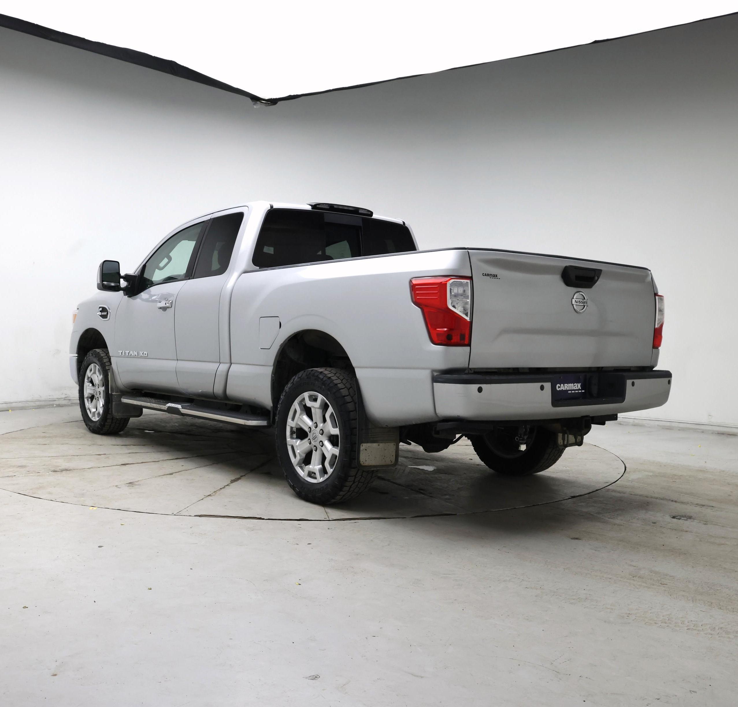 Thumbnail: 2017 Nissan Titan - 2