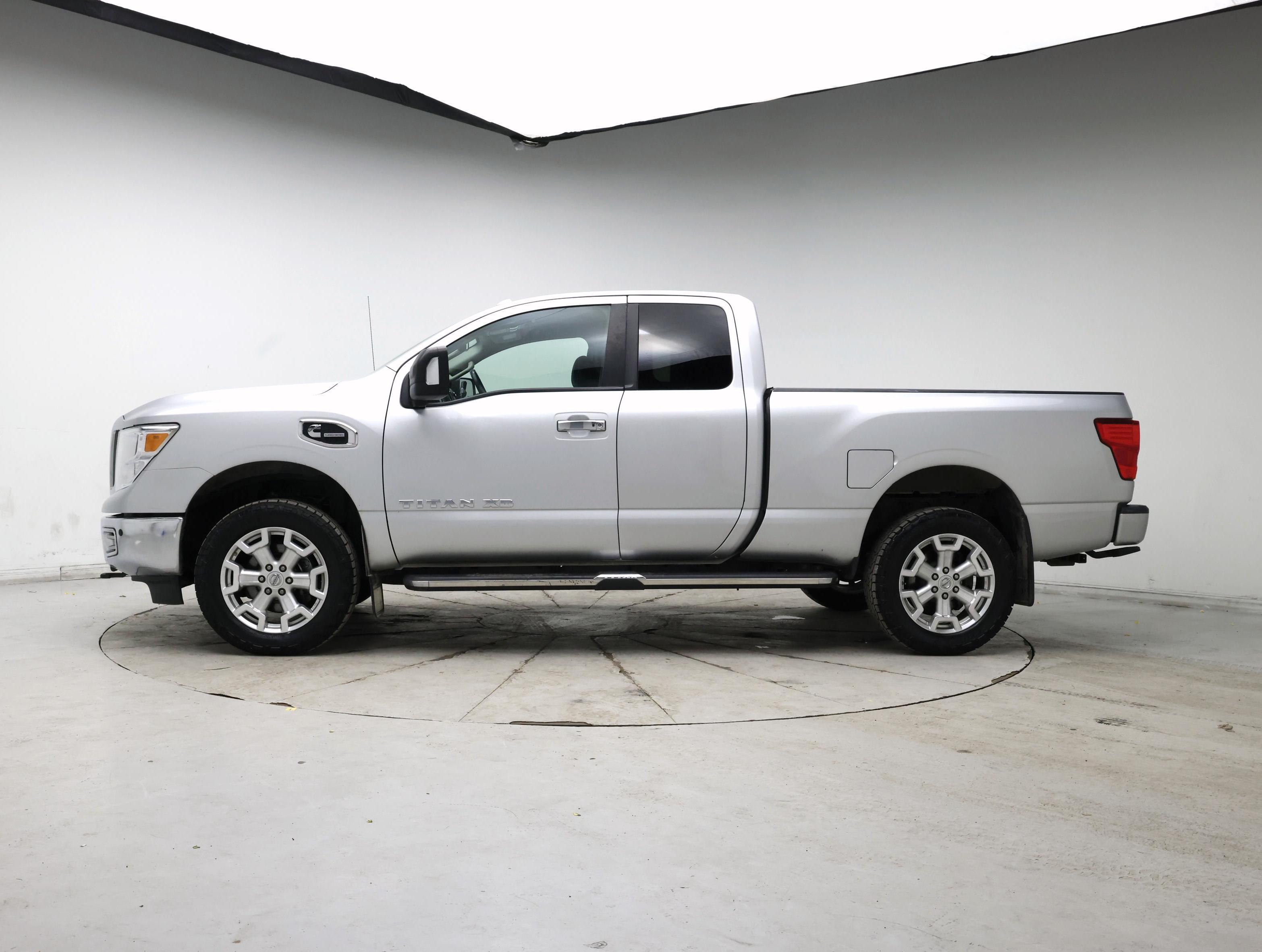 Thumbnail: 2017 Nissan Titan - 3