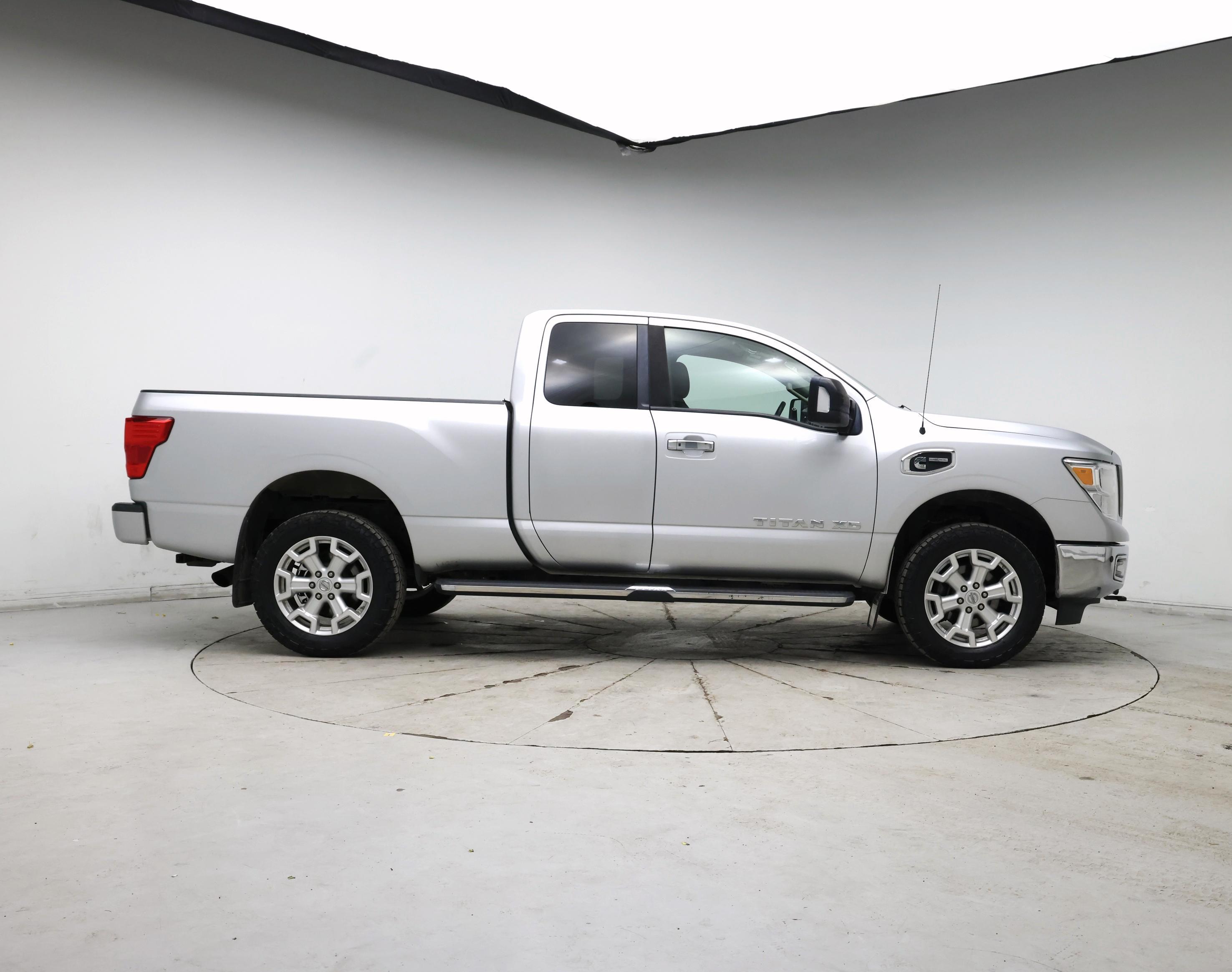 Thumbnail: 2017 Nissan Titan - 7