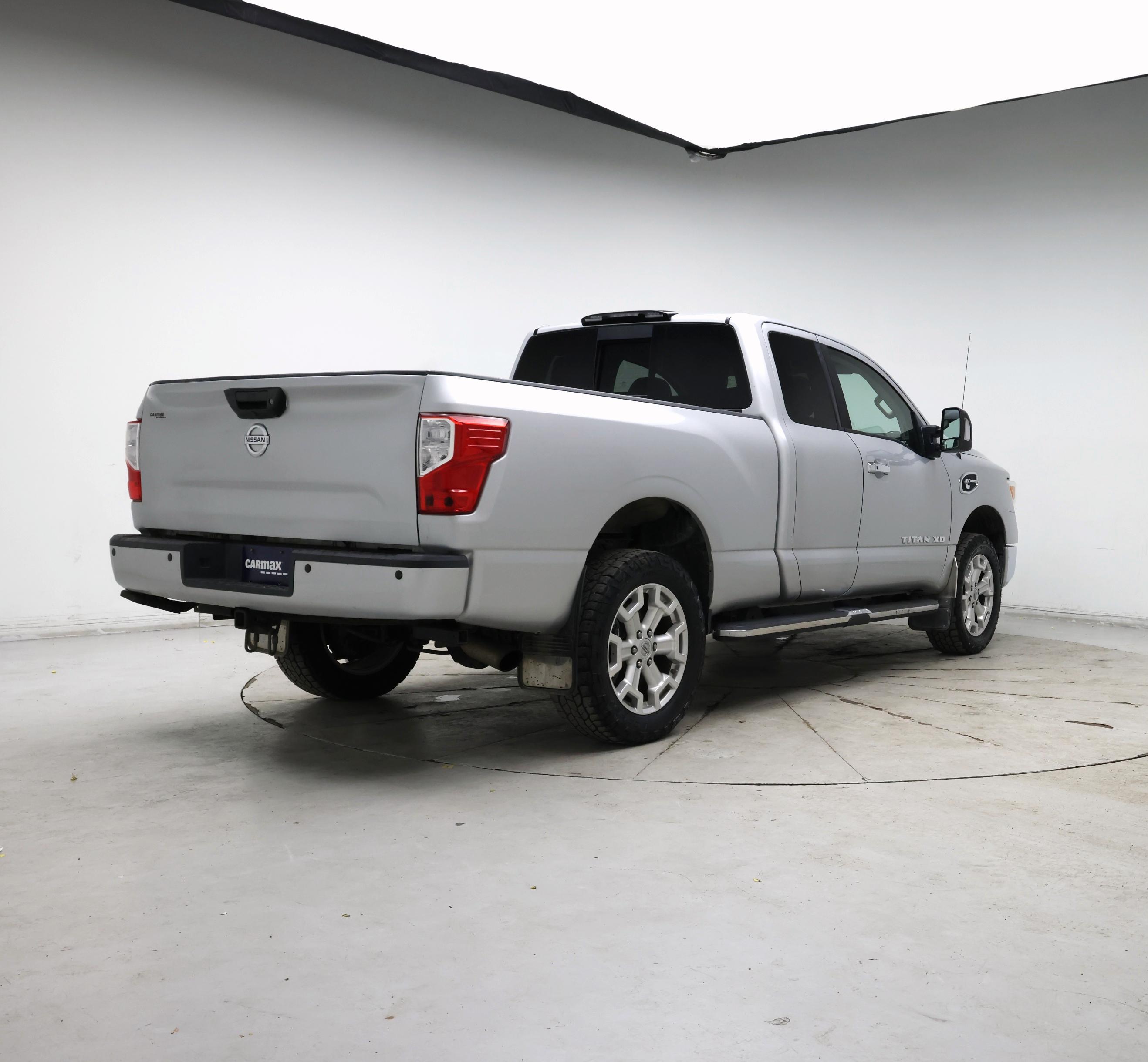 Thumbnail: 2017 Nissan Titan - 8