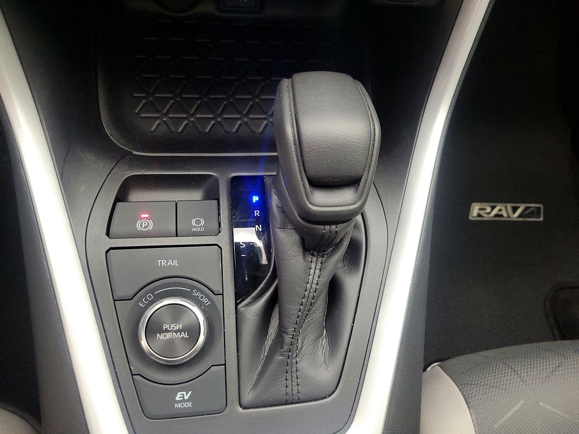 Thumbnail: 2024 Toyota RAV4 - 15