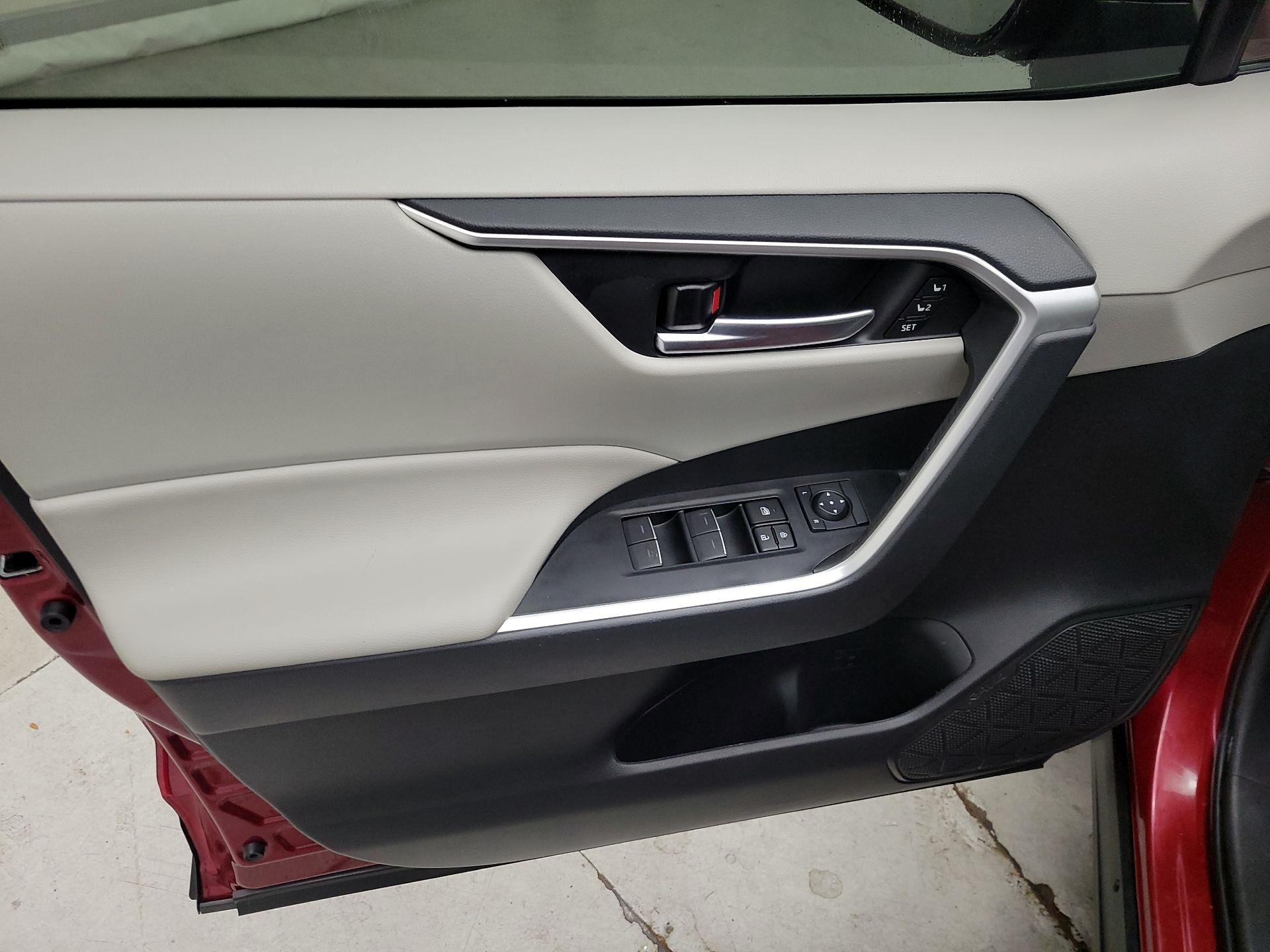 Thumbnail: 2024 Toyota RAV4 - 10