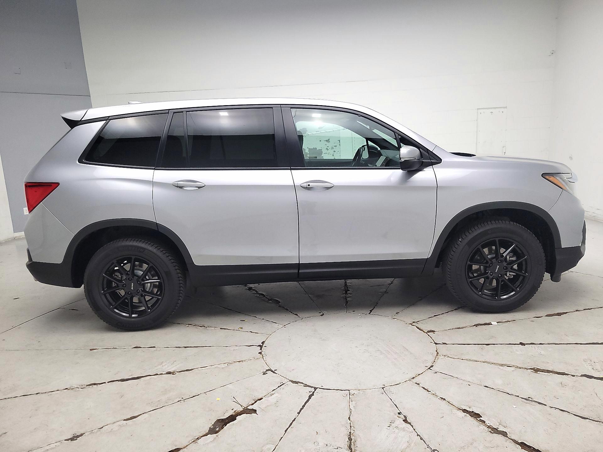 Thumbnail: 2023 Honda Passport - 4