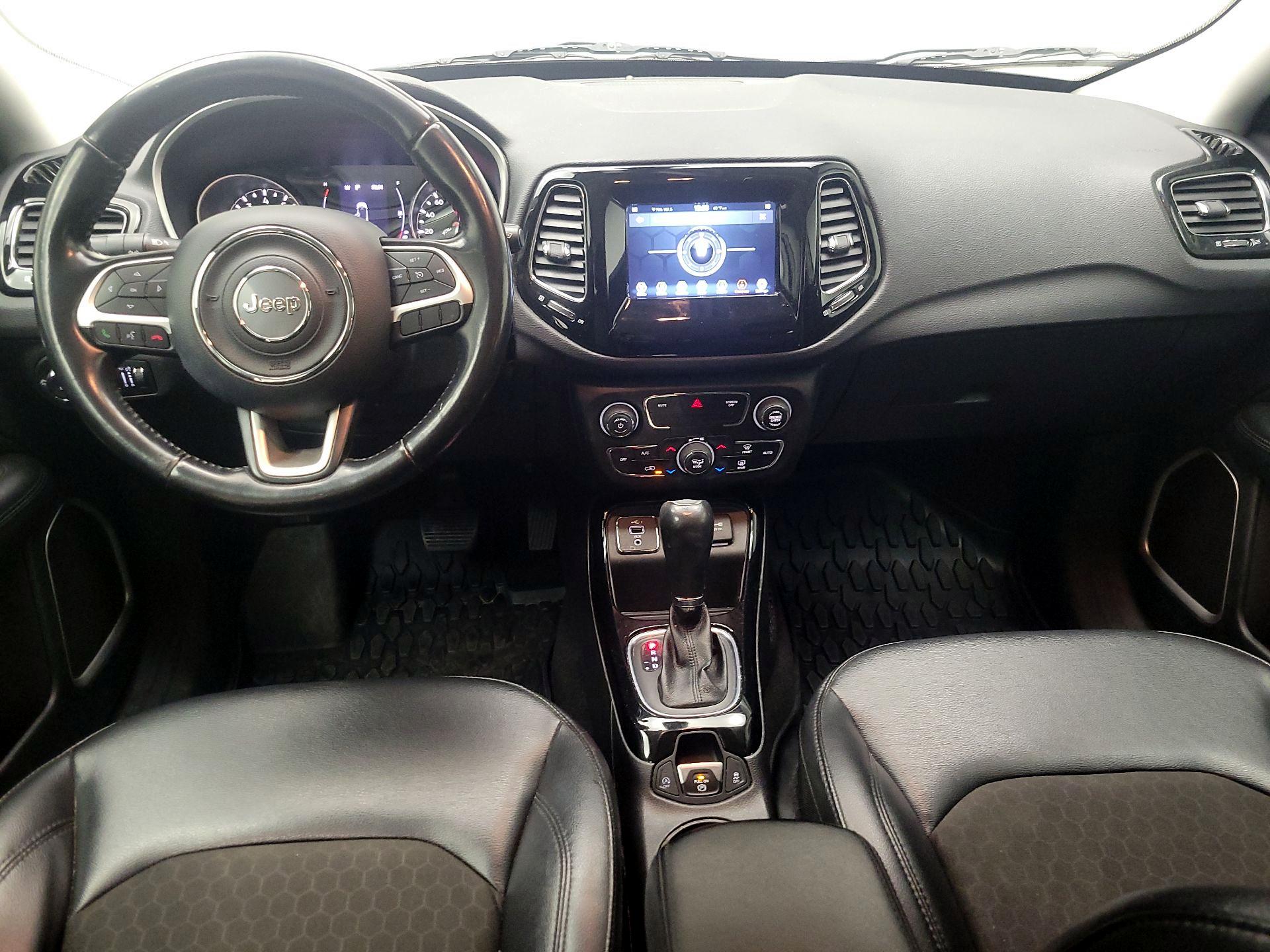 Thumbnail: 2020 Jeep Compass - 9