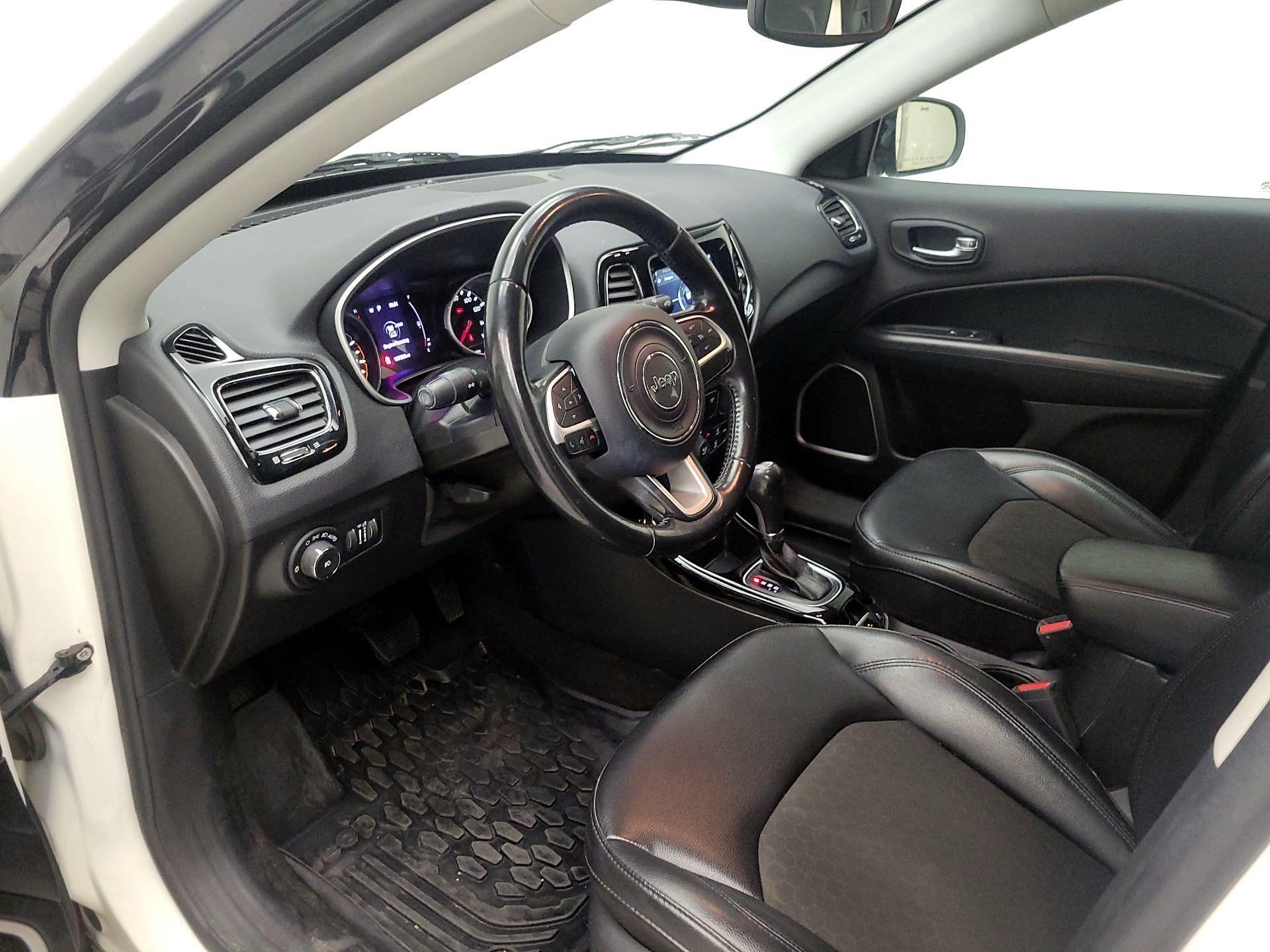 Thumbnail: 2020 Jeep Compass - 11