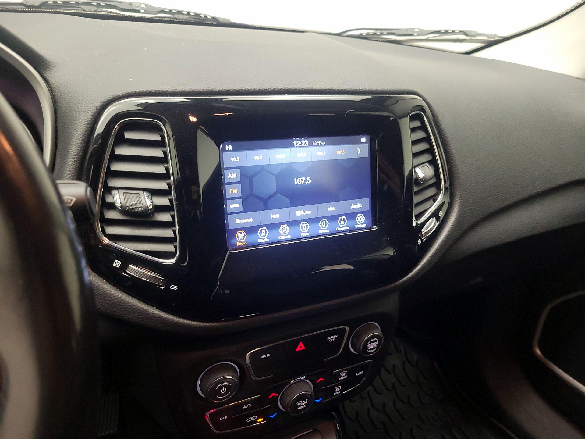 Thumbnail: 2020 Jeep Compass - 16