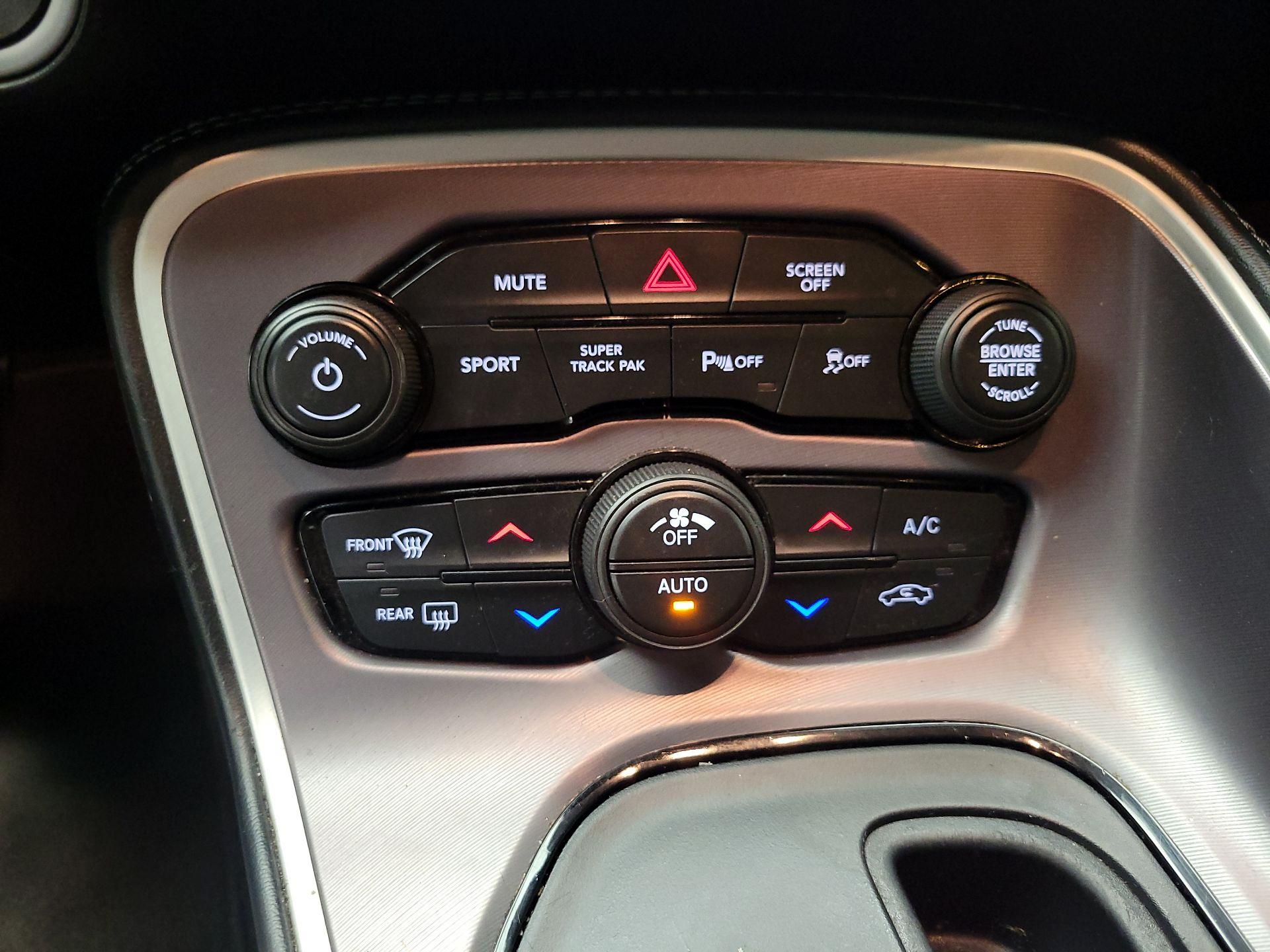 Thumbnail: 2022 Dodge Challenger - 17