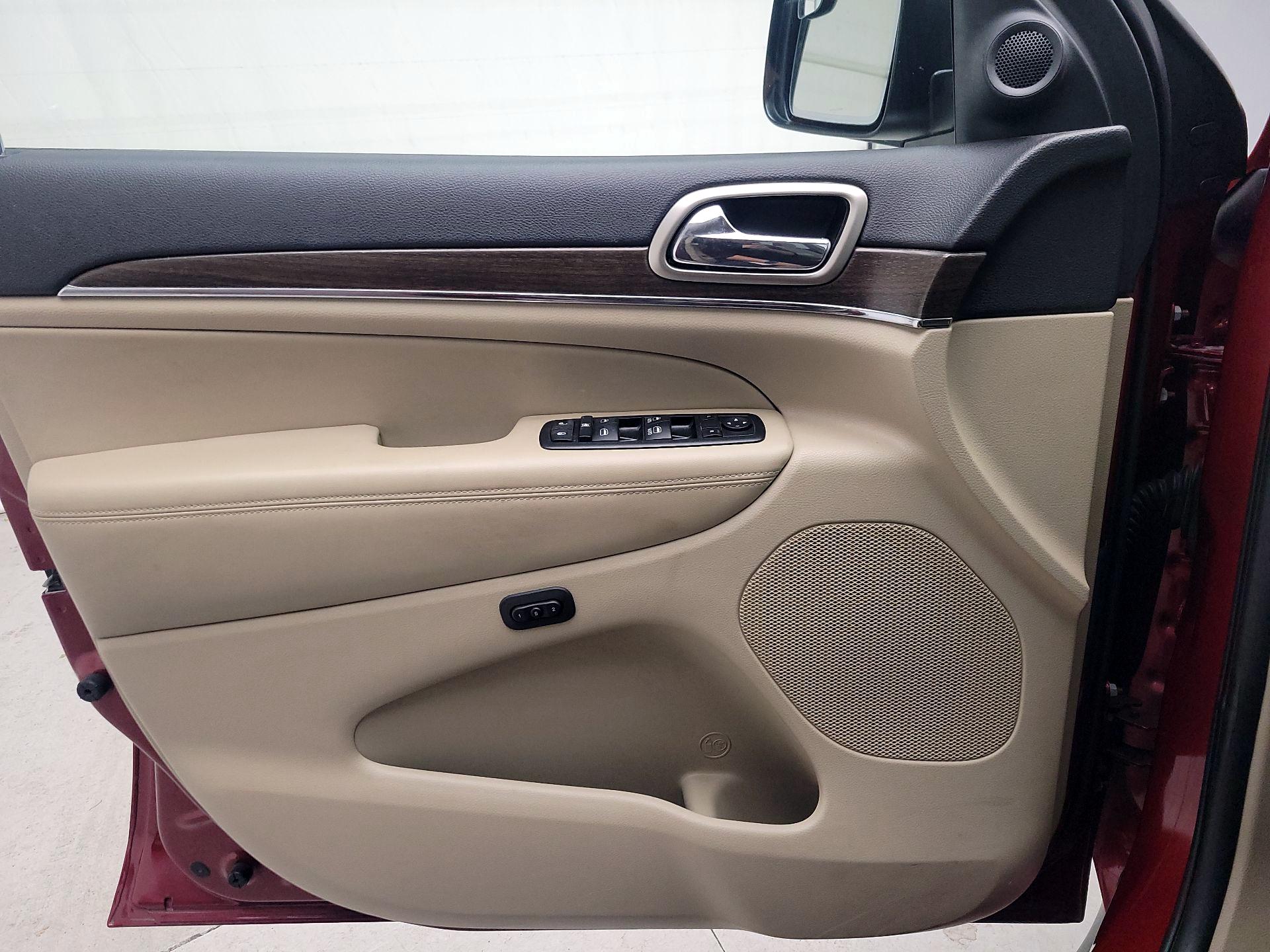 Thumbnail: 2014 Jeep Grand Cherokee - 10