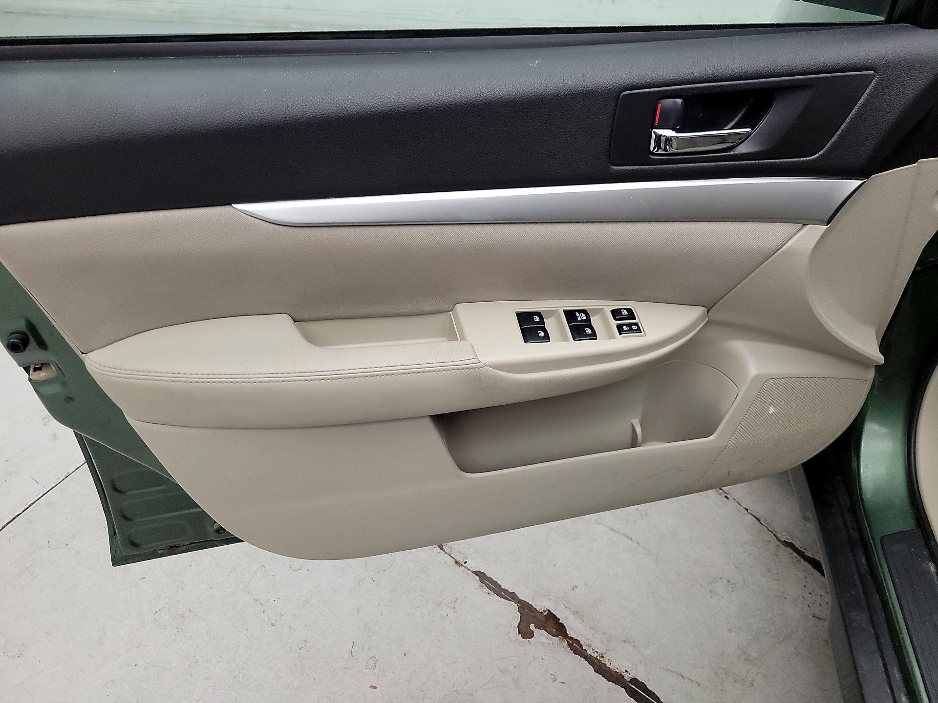 Thumbnail: 2014 Subaru Outback - 12