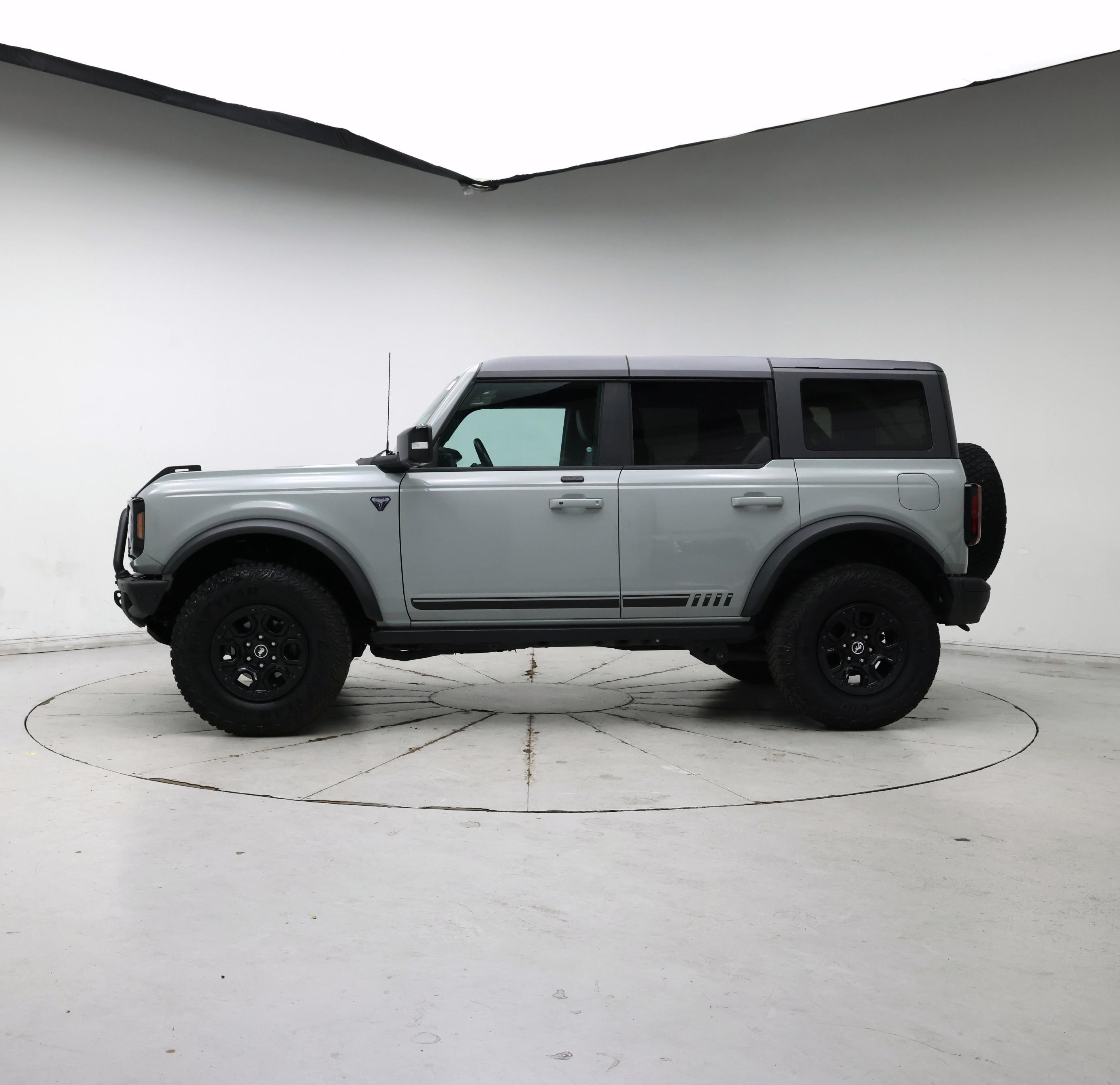 Thumbnail: 2021 Ford Bronco - 3