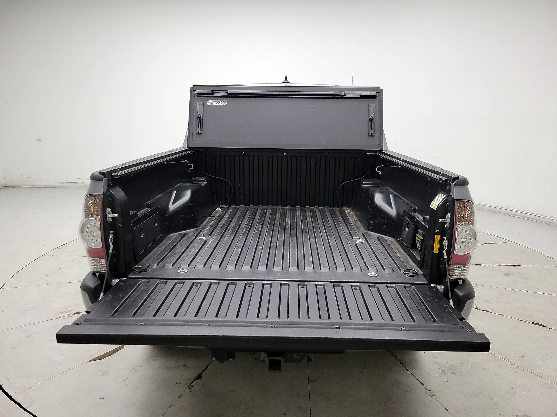 Thumbnail: 2014 Toyota Tacoma - 20