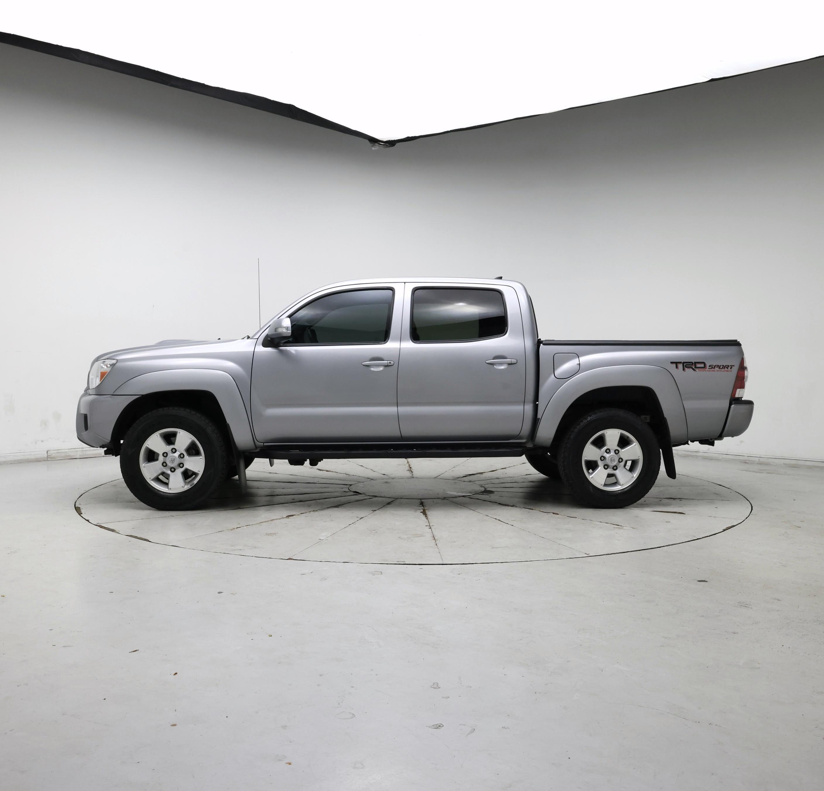 Thumbnail: 2014 Toyota Tacoma - 3