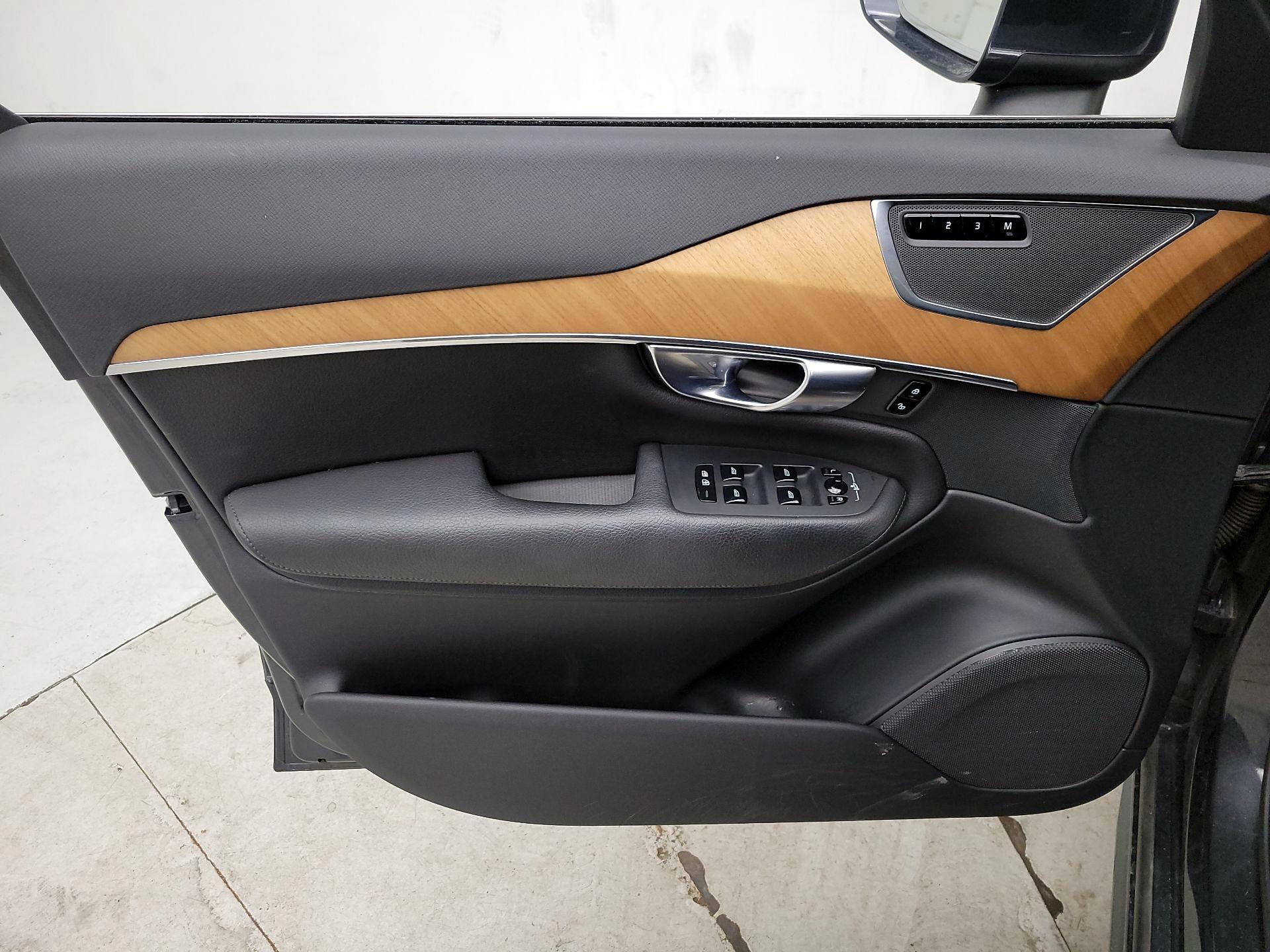 Thumbnail: 2021 Volvo XC90 - 12