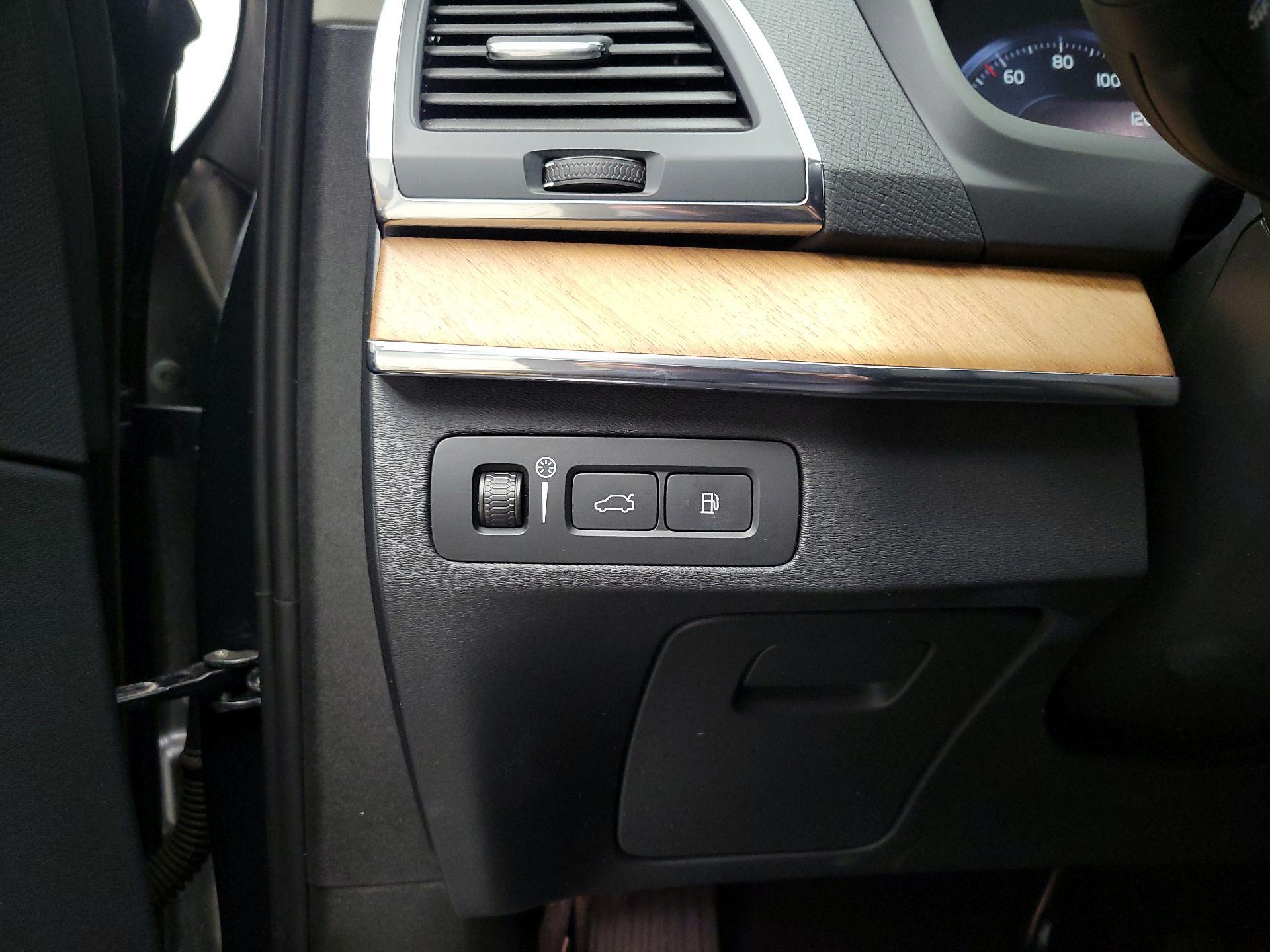 Thumbnail: 2021 Volvo XC90 - 13