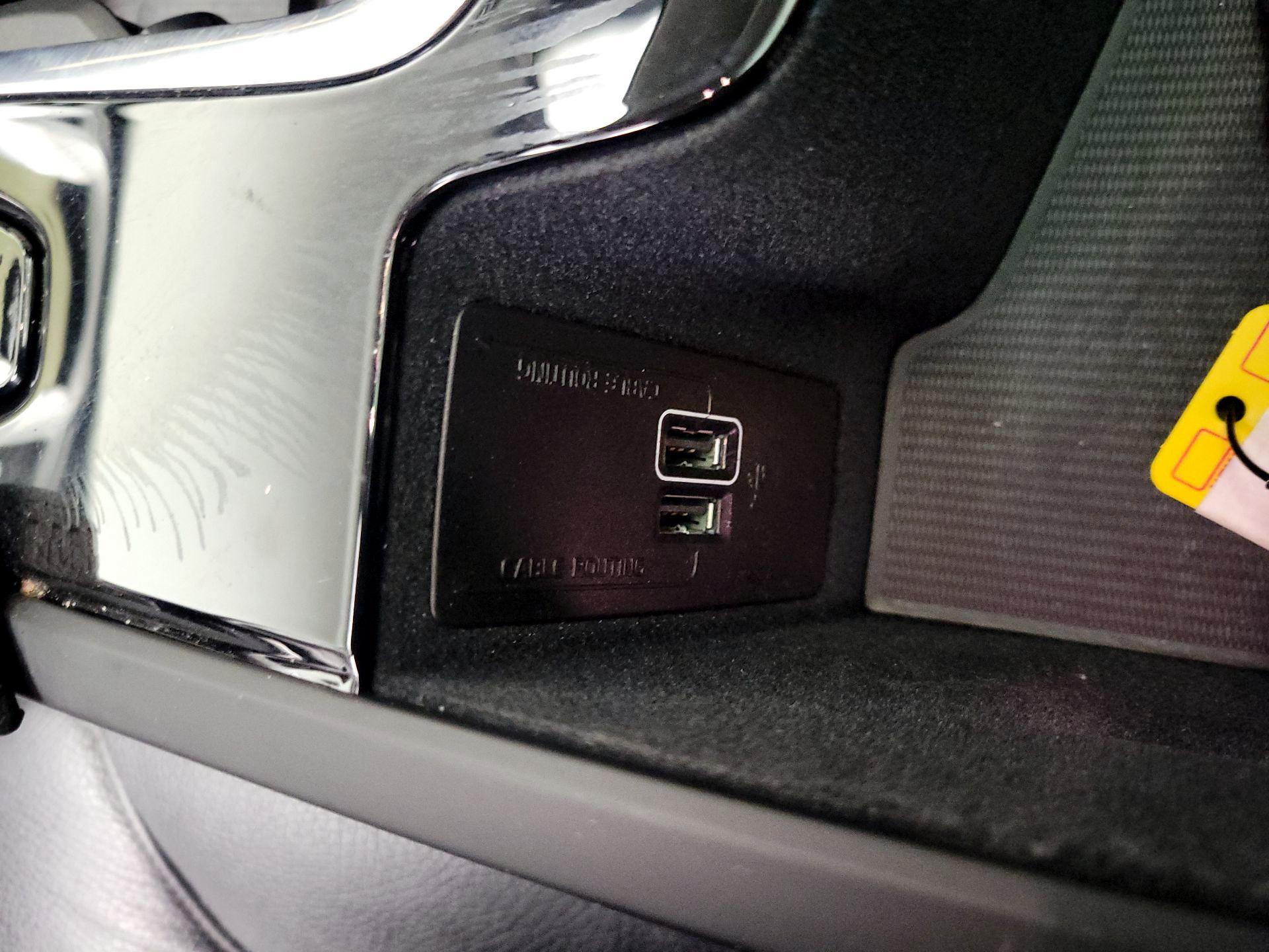 Thumbnail: 2021 Volvo XC90 - 19