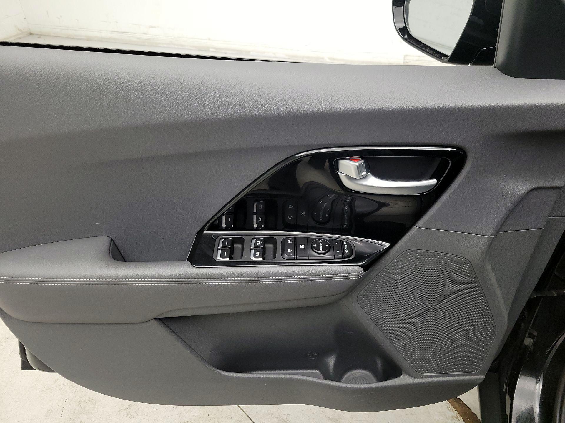 Thumbnail: 2019 Kia Niro - 12