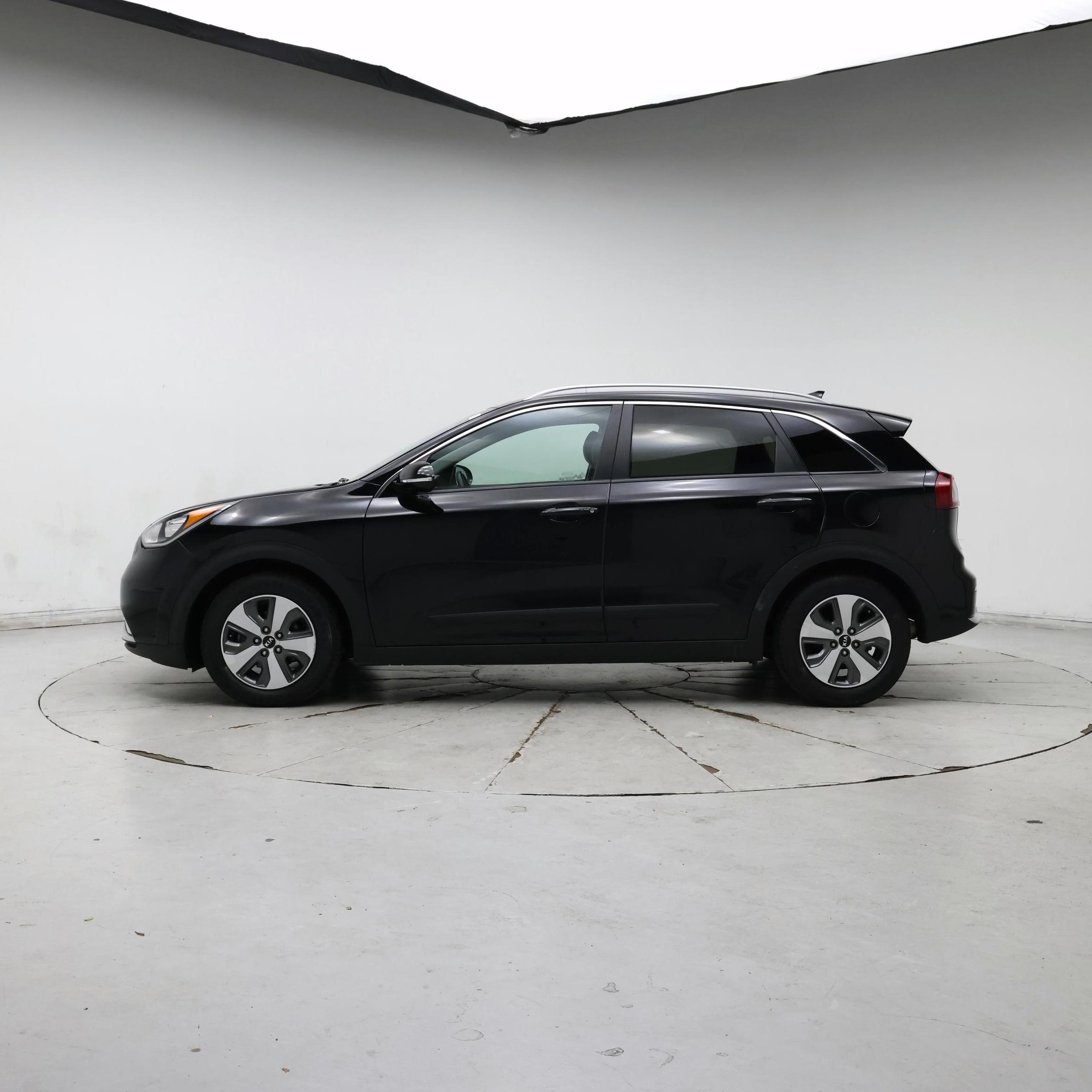 Thumbnail: 2019 Kia Niro - 3