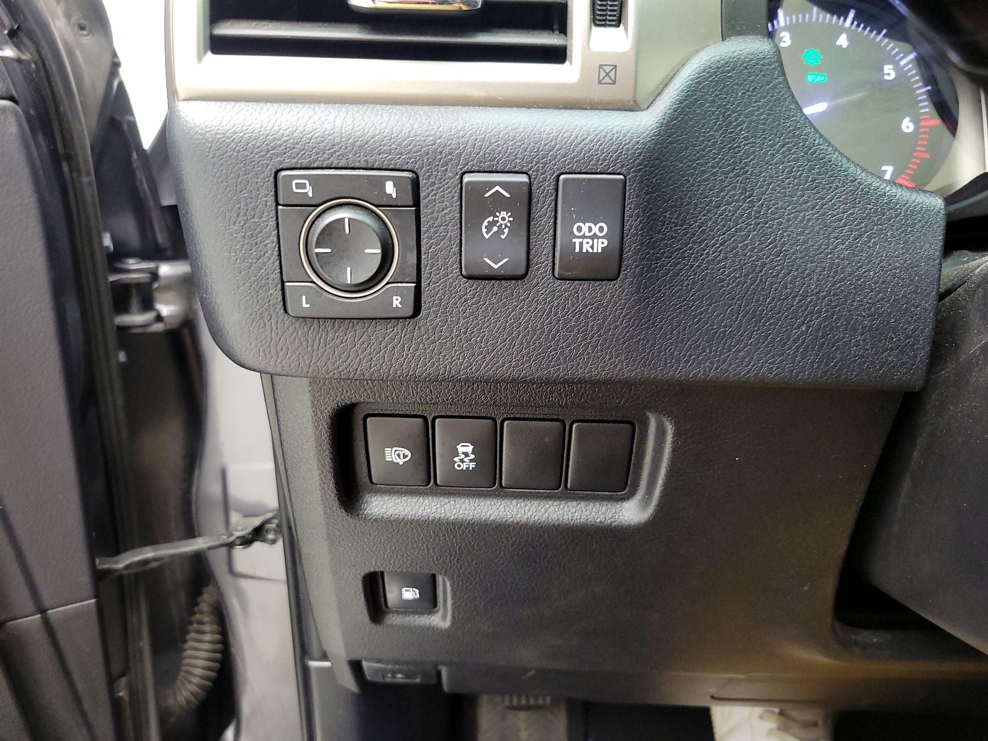 Thumbnail: 2019 Lexus GX - 13