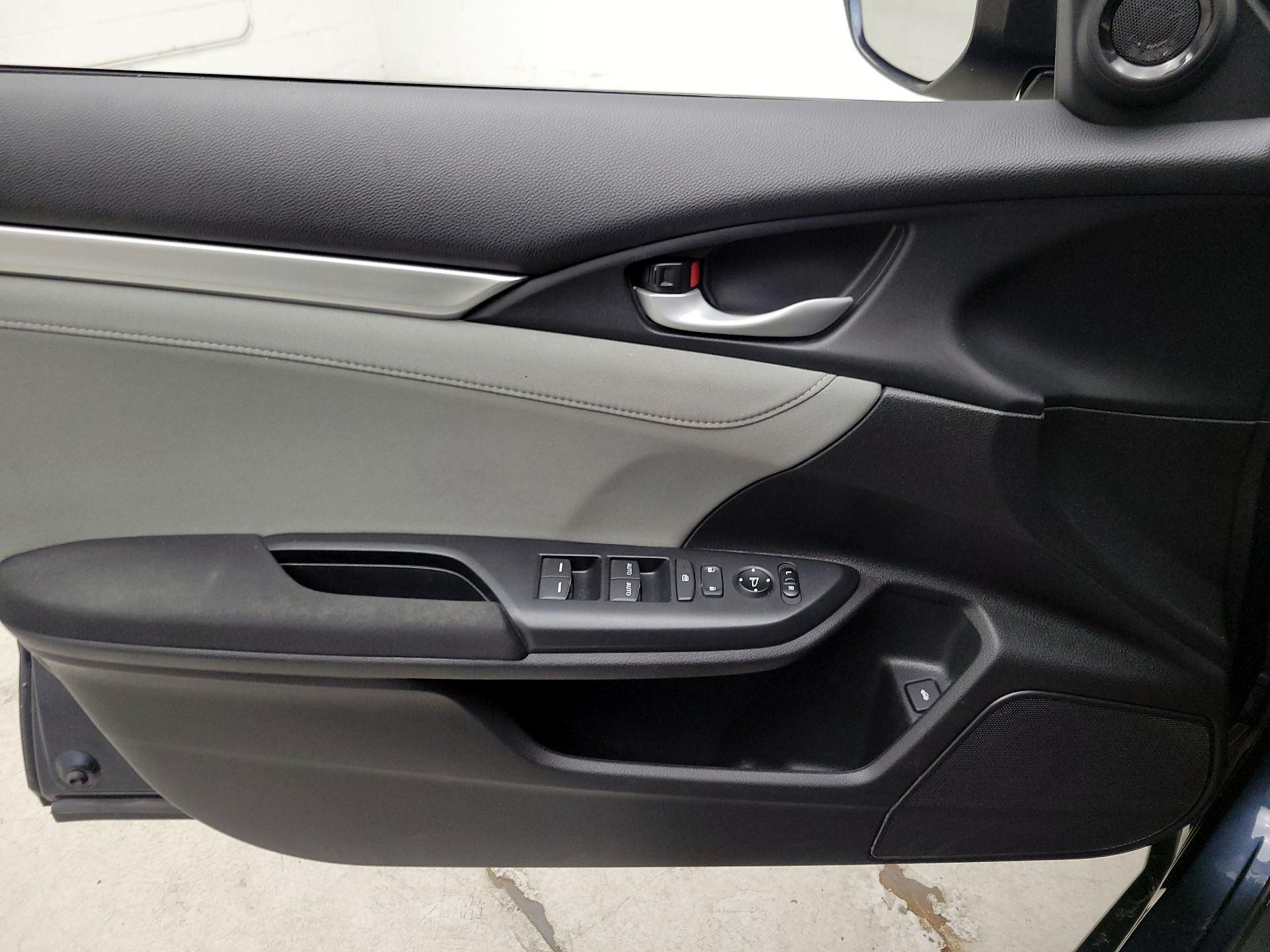 Thumbnail: 2017 Honda Civic - 12