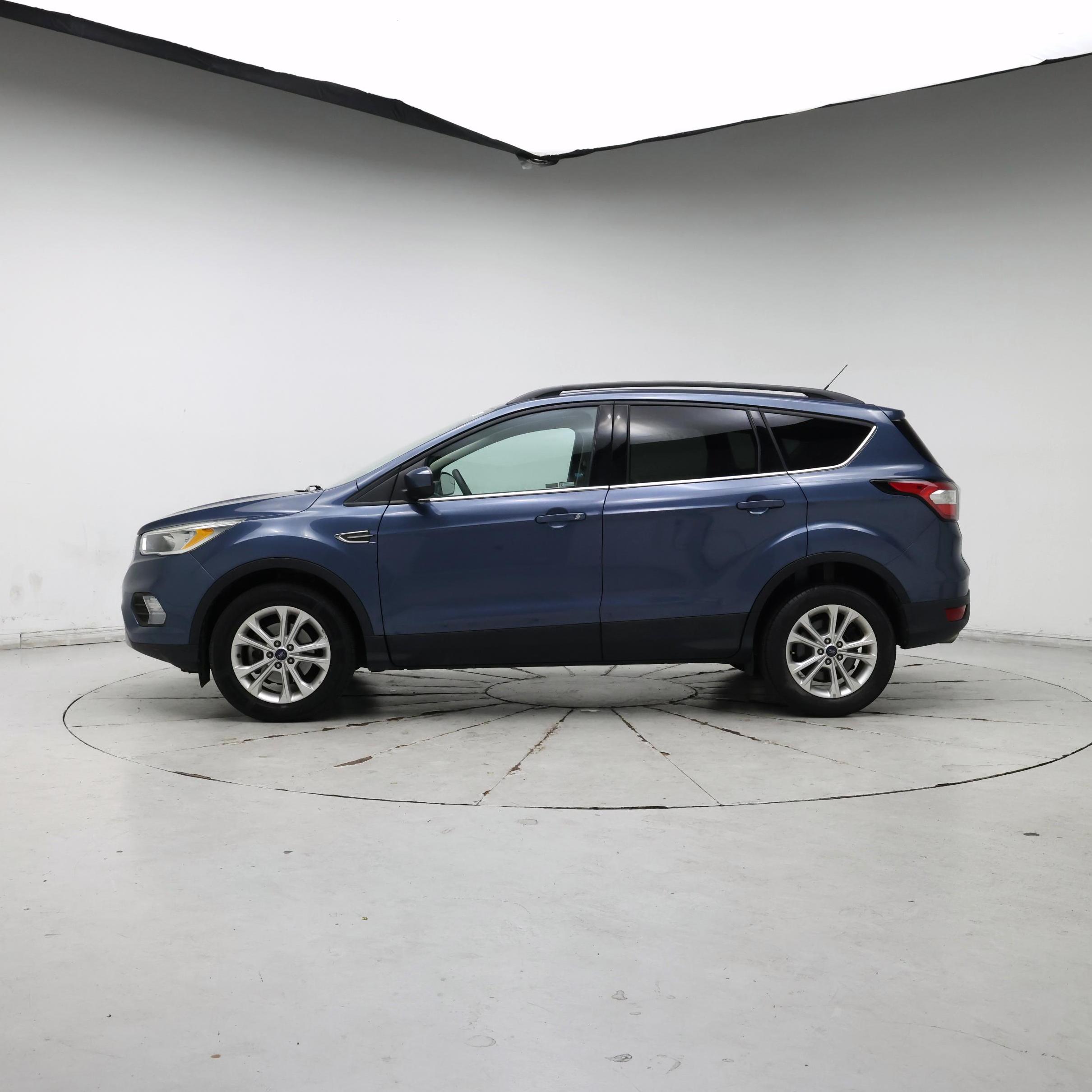 Thumbnail: 2018 Ford Escape - 3