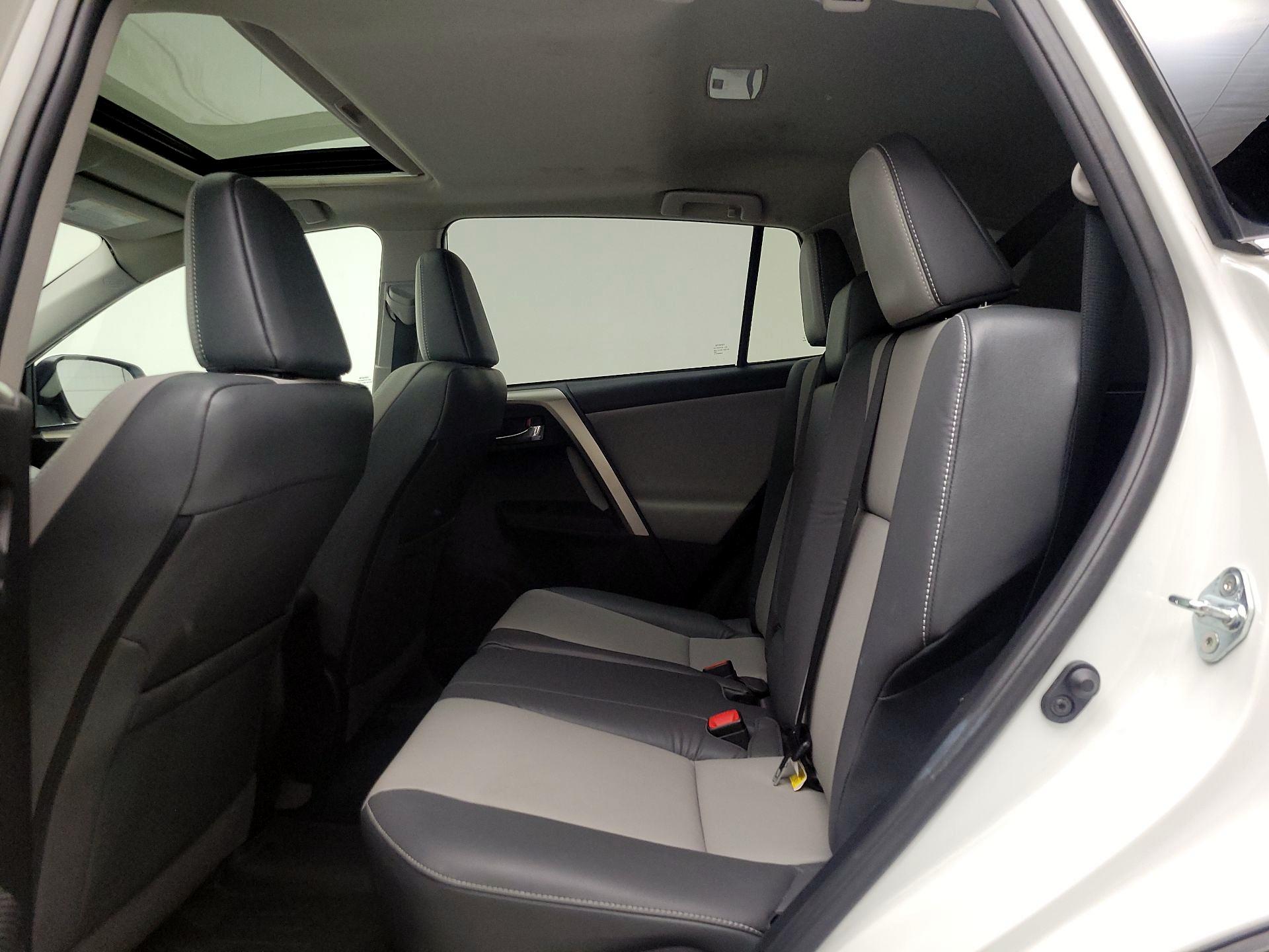 Thumbnail: 2015 Toyota RAV4 - 20