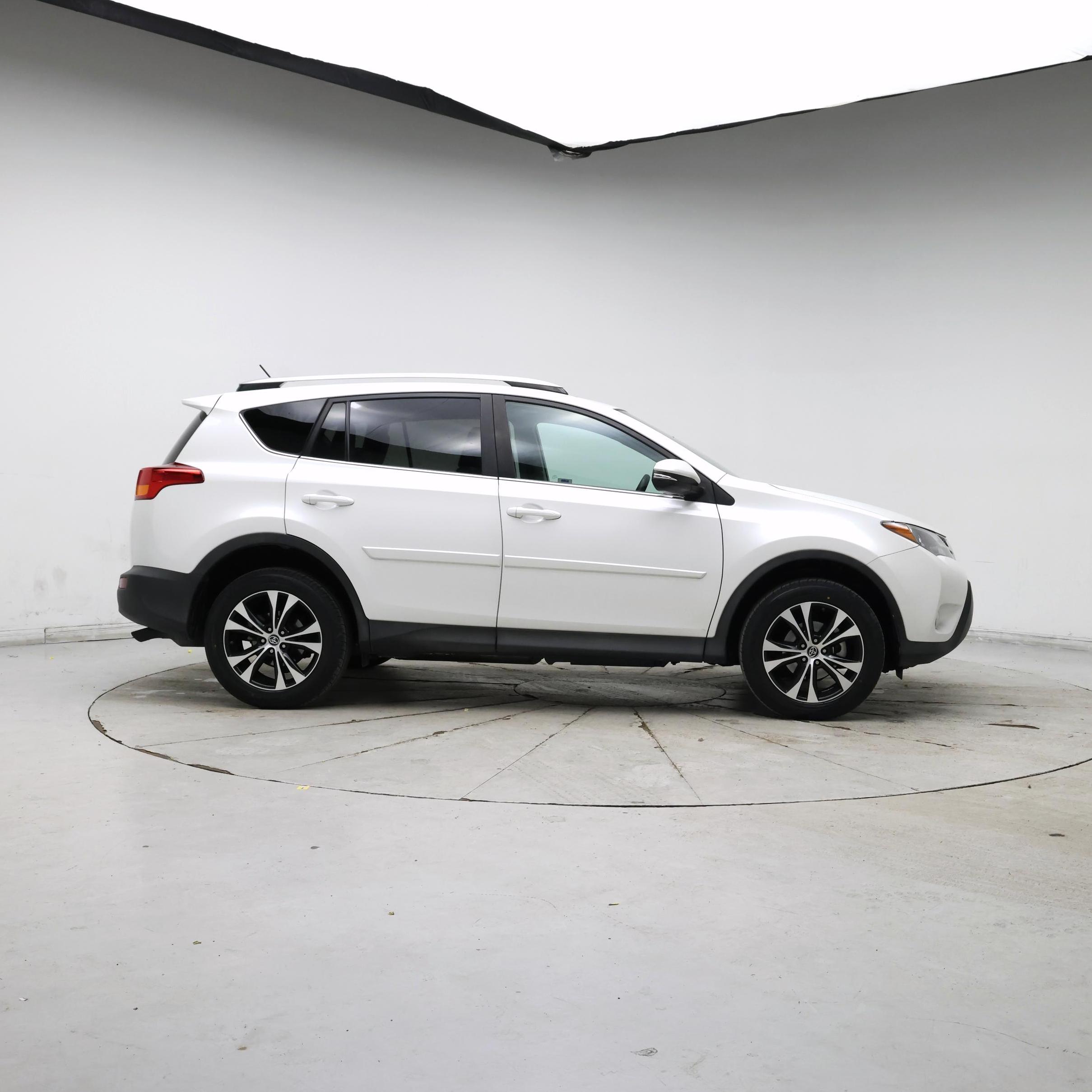 Thumbnail: 2015 Toyota RAV4 - 7