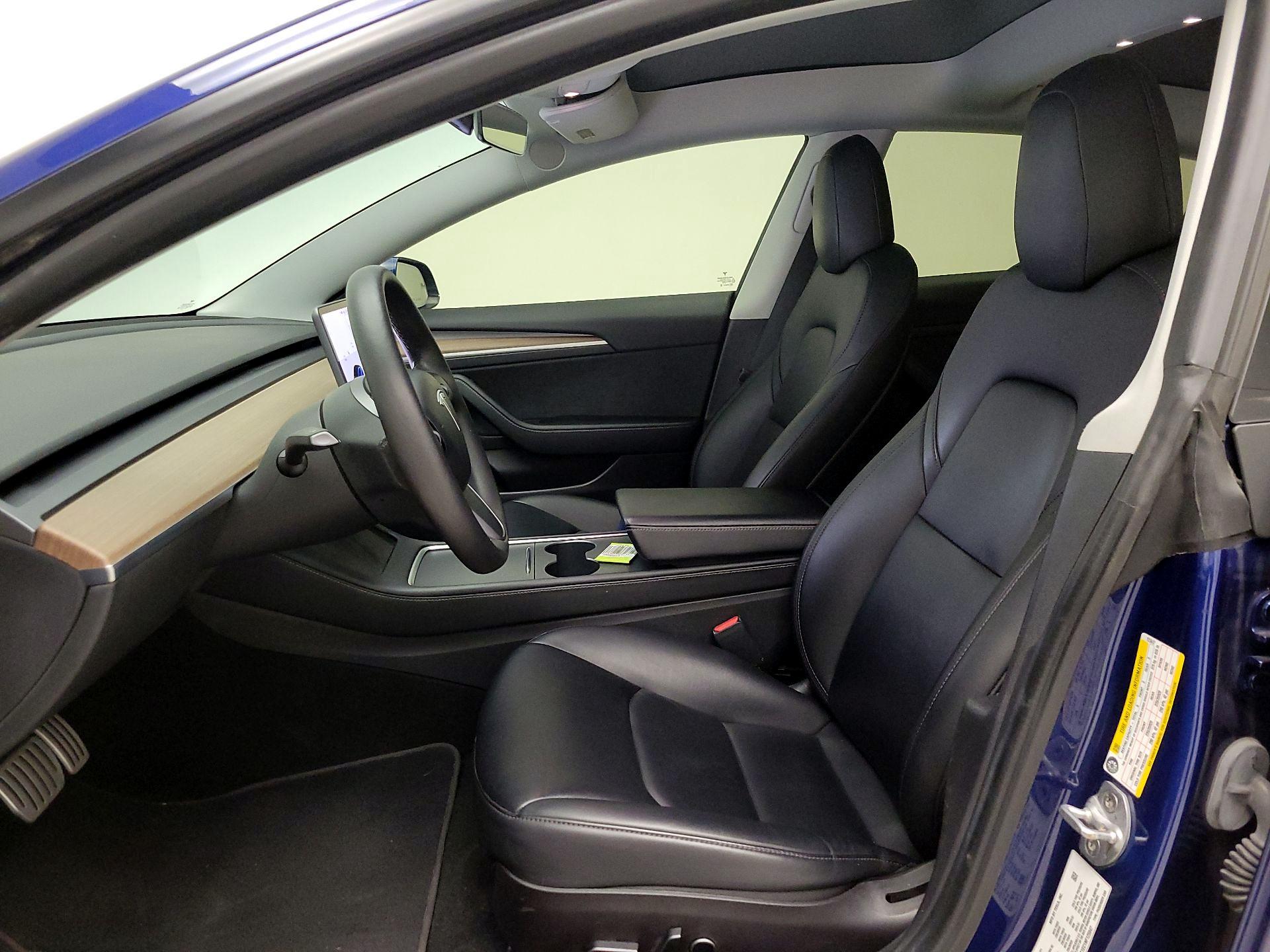 Thumbnail: 2022 Tesla Model 3 - 11