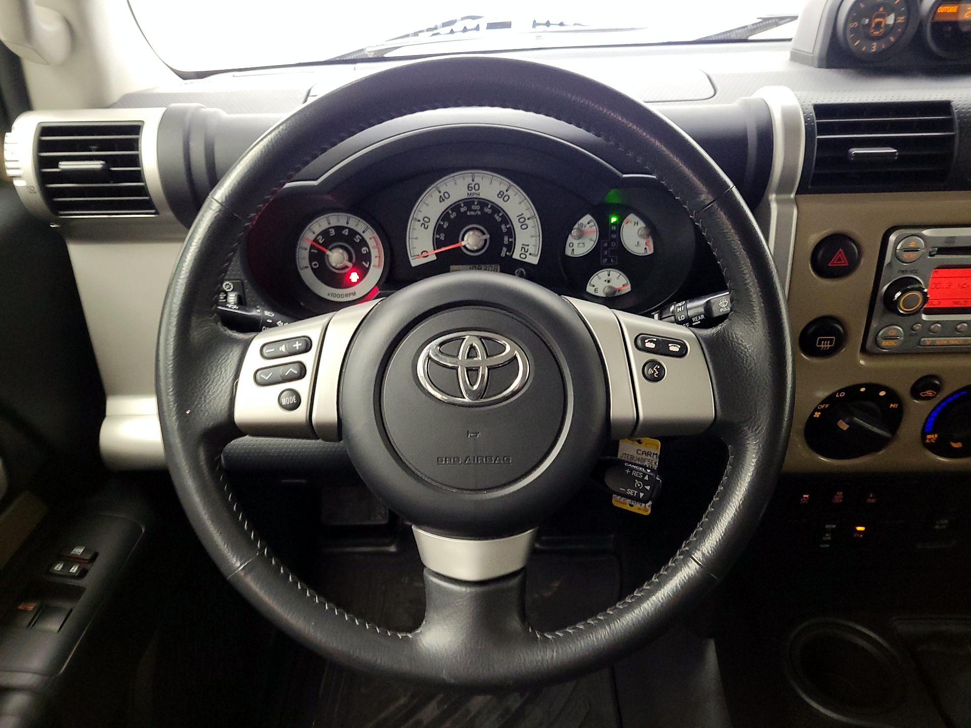 Thumbnail: 2014 Toyota FJ Cruiser - 10