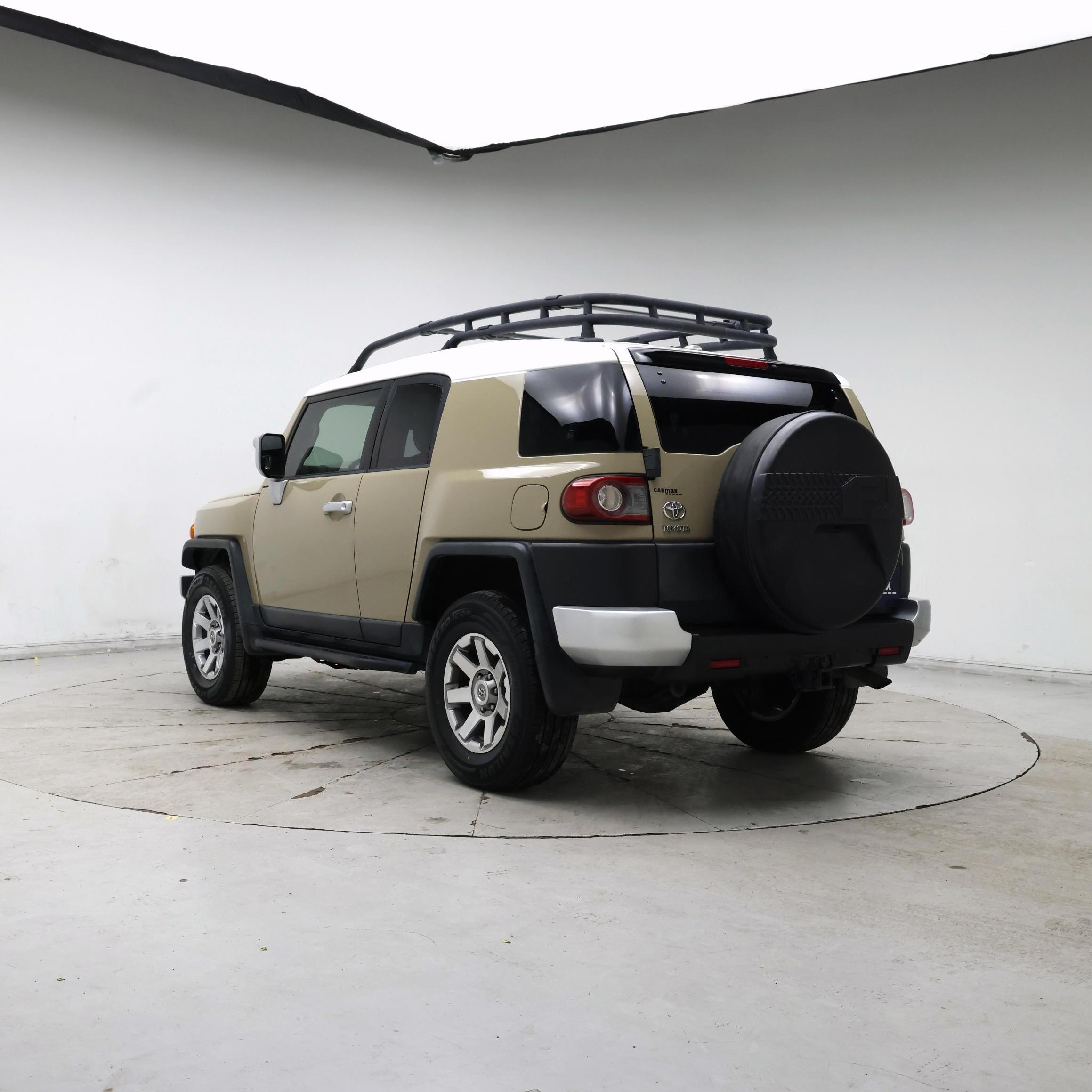 Thumbnail: 2014 Toyota FJ Cruiser - 2