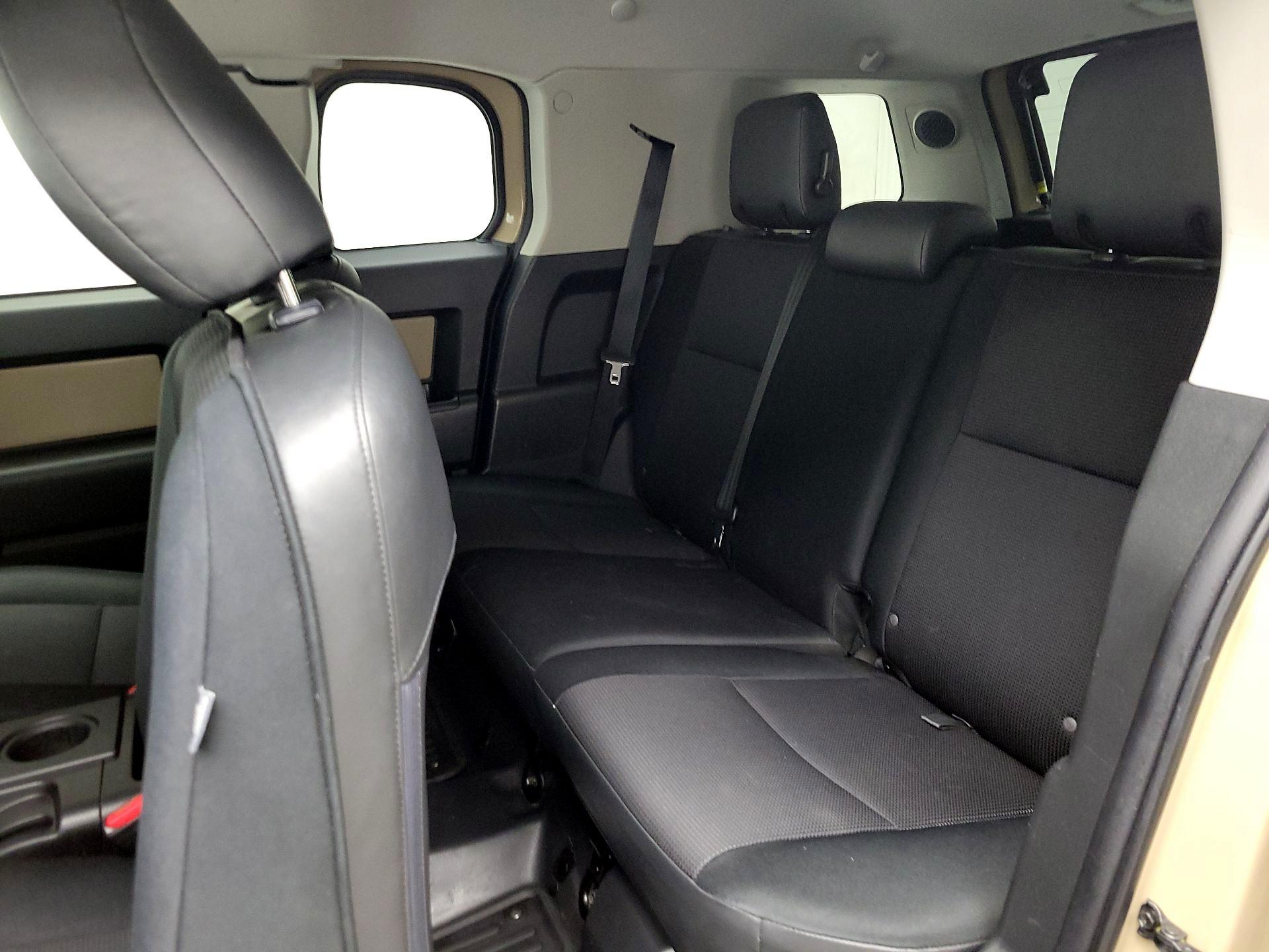 Thumbnail: 2014 Toyota FJ Cruiser - 19