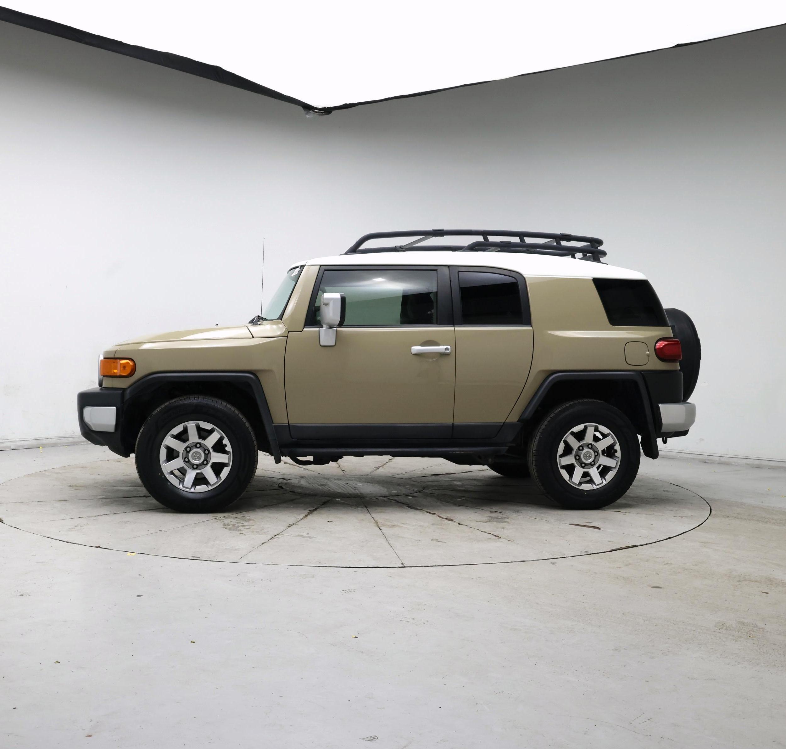 Thumbnail: 2014 Toyota FJ Cruiser - 3