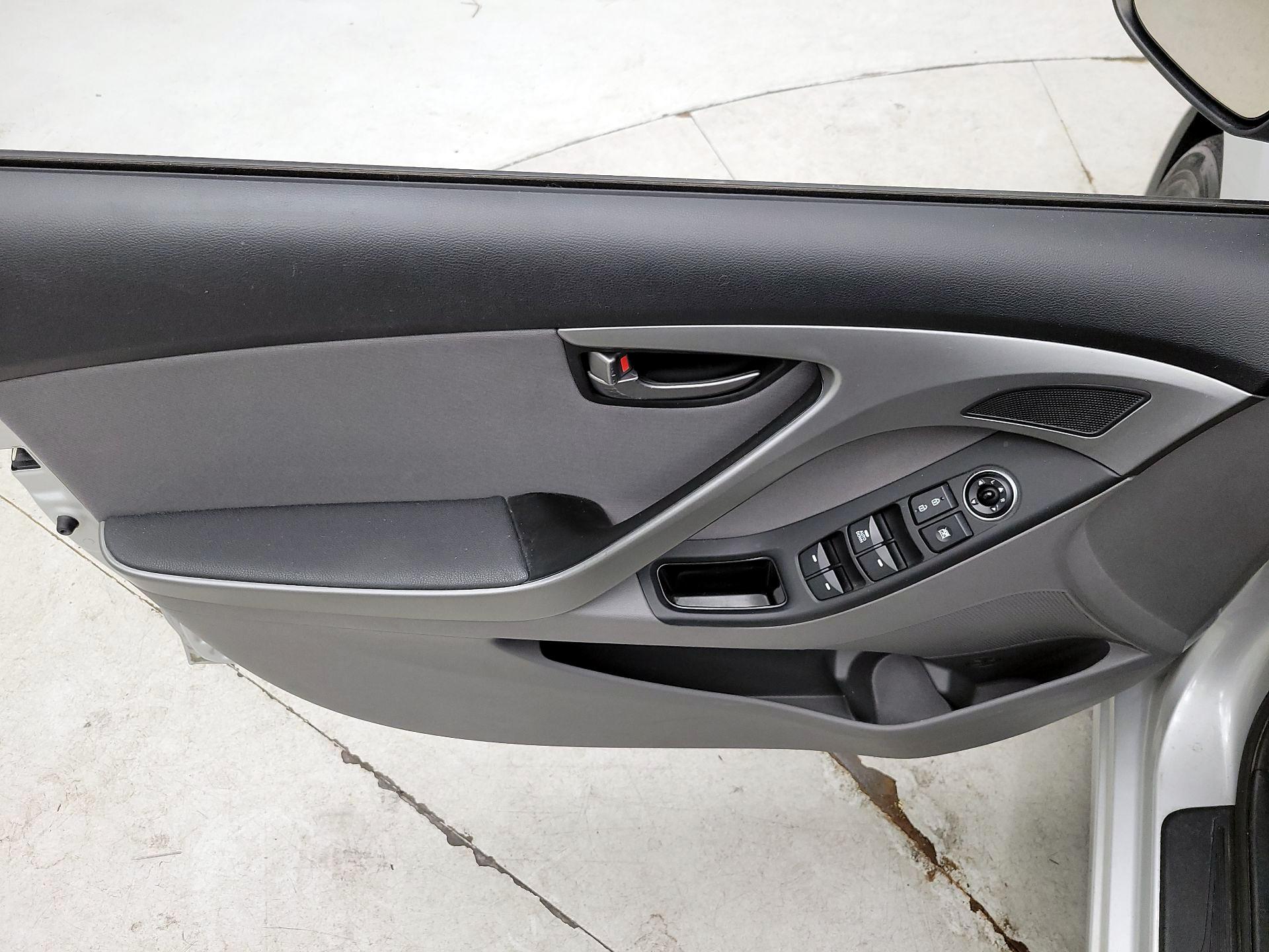 Thumbnail: 2014 Hyundai Elantra - 12