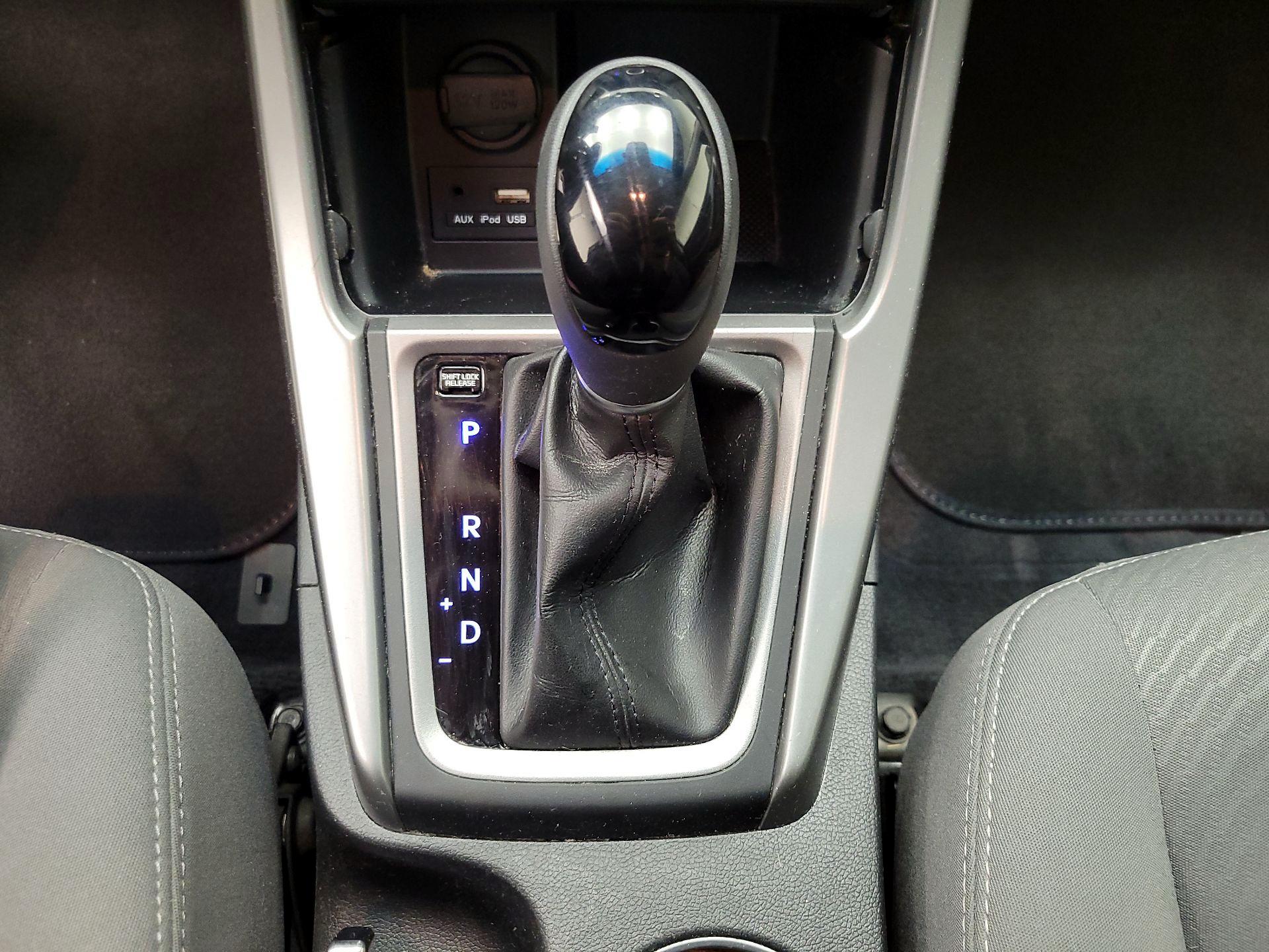 Thumbnail: 2014 Hyundai Elantra - 17