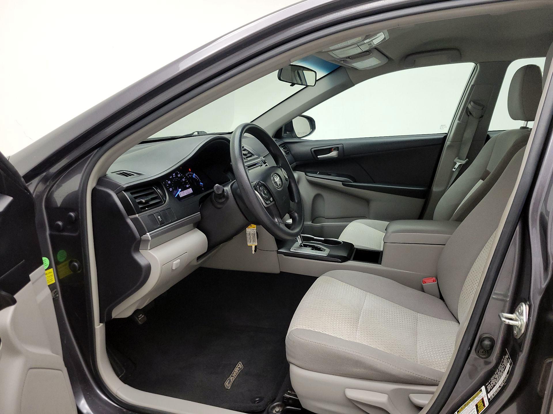 Thumbnail: 2014 Toyota Camry - 11